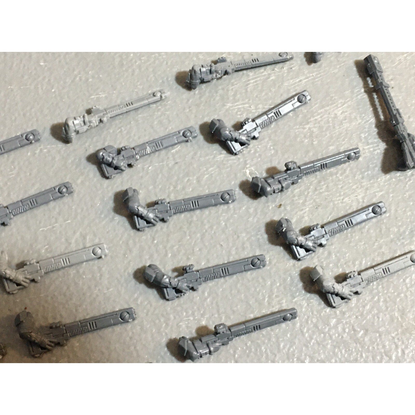 A23028 WARHAMMER 40K TAU EMPIRE BITS LOT FIRE WARRIORS GUNS GAMES WORKSHOP GW