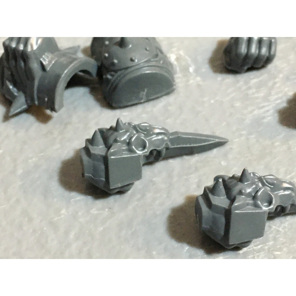 A23235 WARHAMMER FANTASY CHAOS BEASTMEN BITS LOT MINOTAUR HANDS ARMS GW