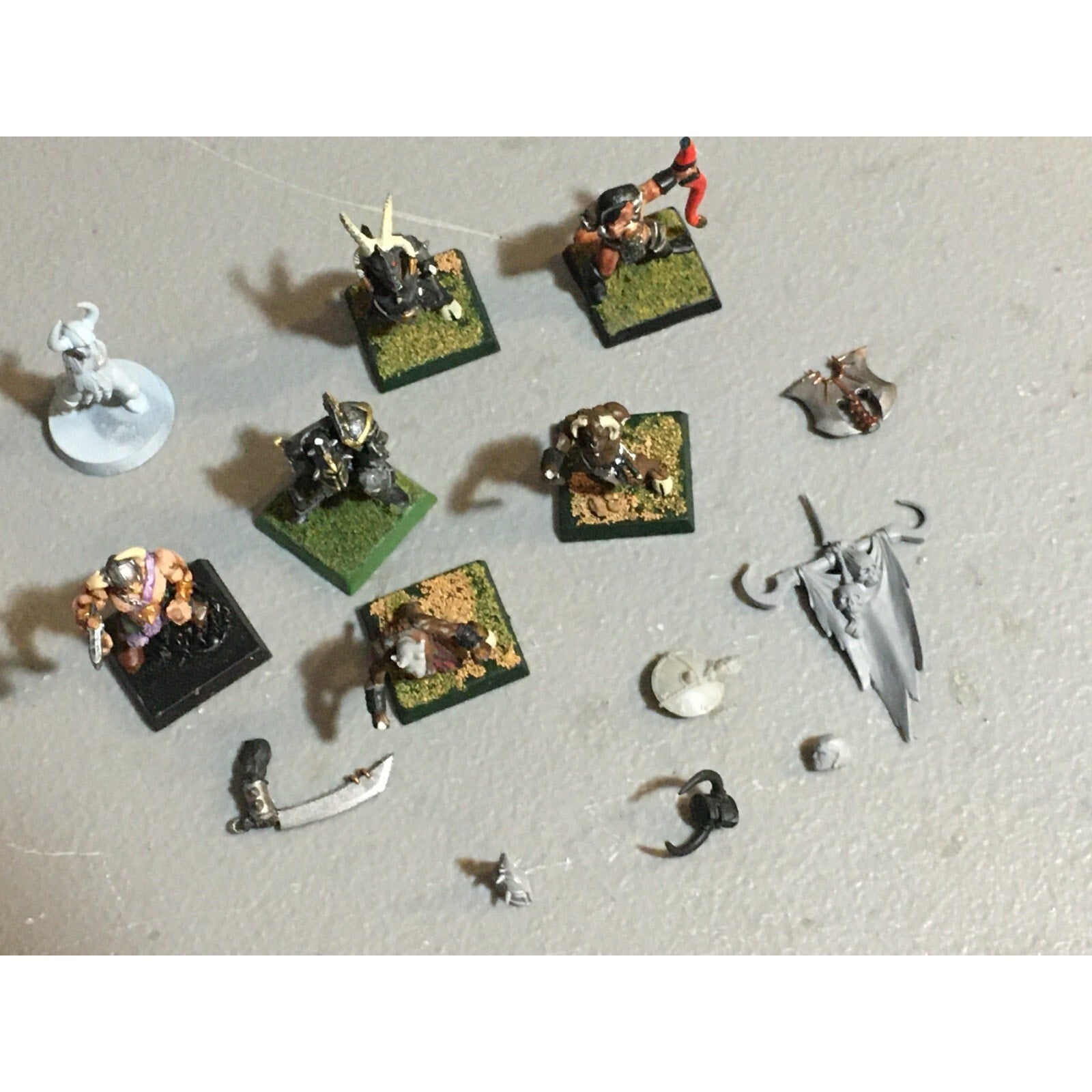 A23489 WARHAMMER FANTASY INCOMPLETE LOT CHAOS MIXED BEASTS MORTALS GW
