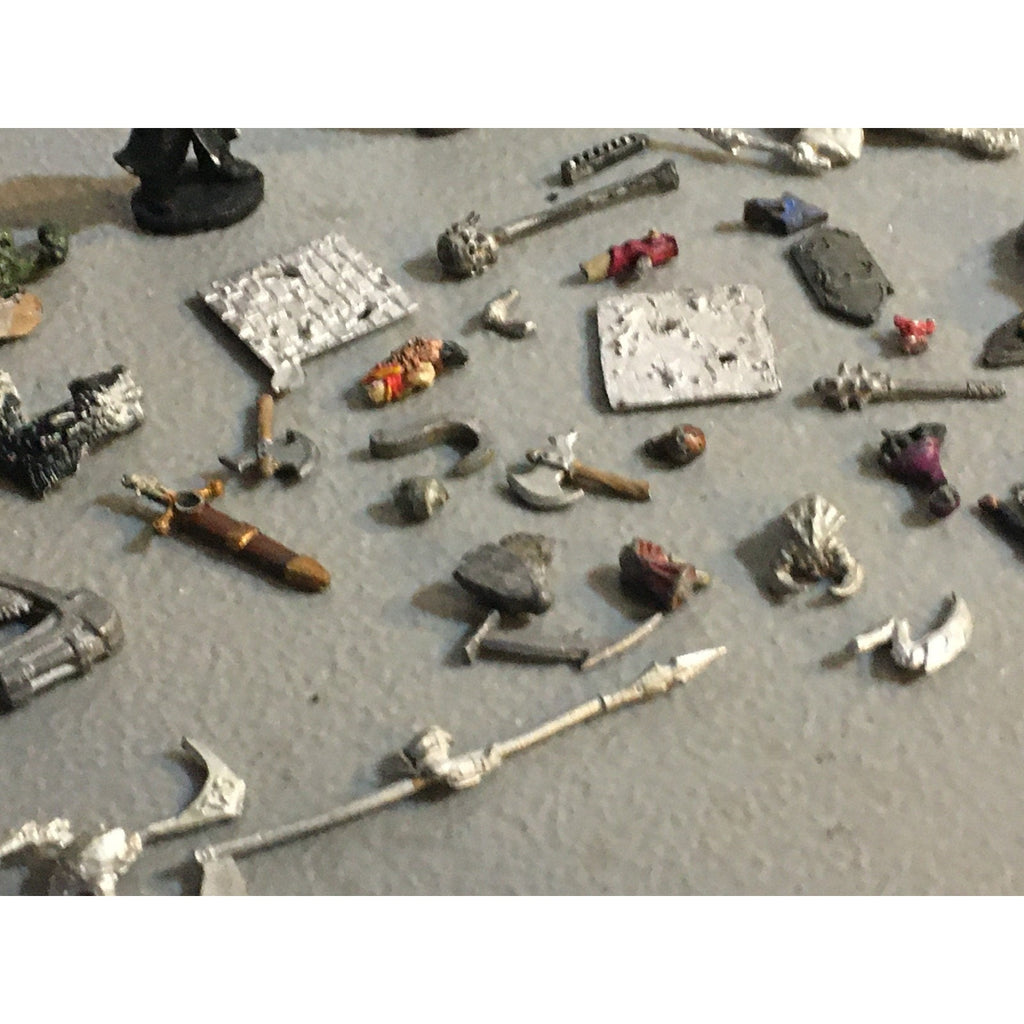 A32590 UNKNOWN MINIATURES METAL BITS LOT SKULL PILE ARM WEAPON CREATURE HEAD