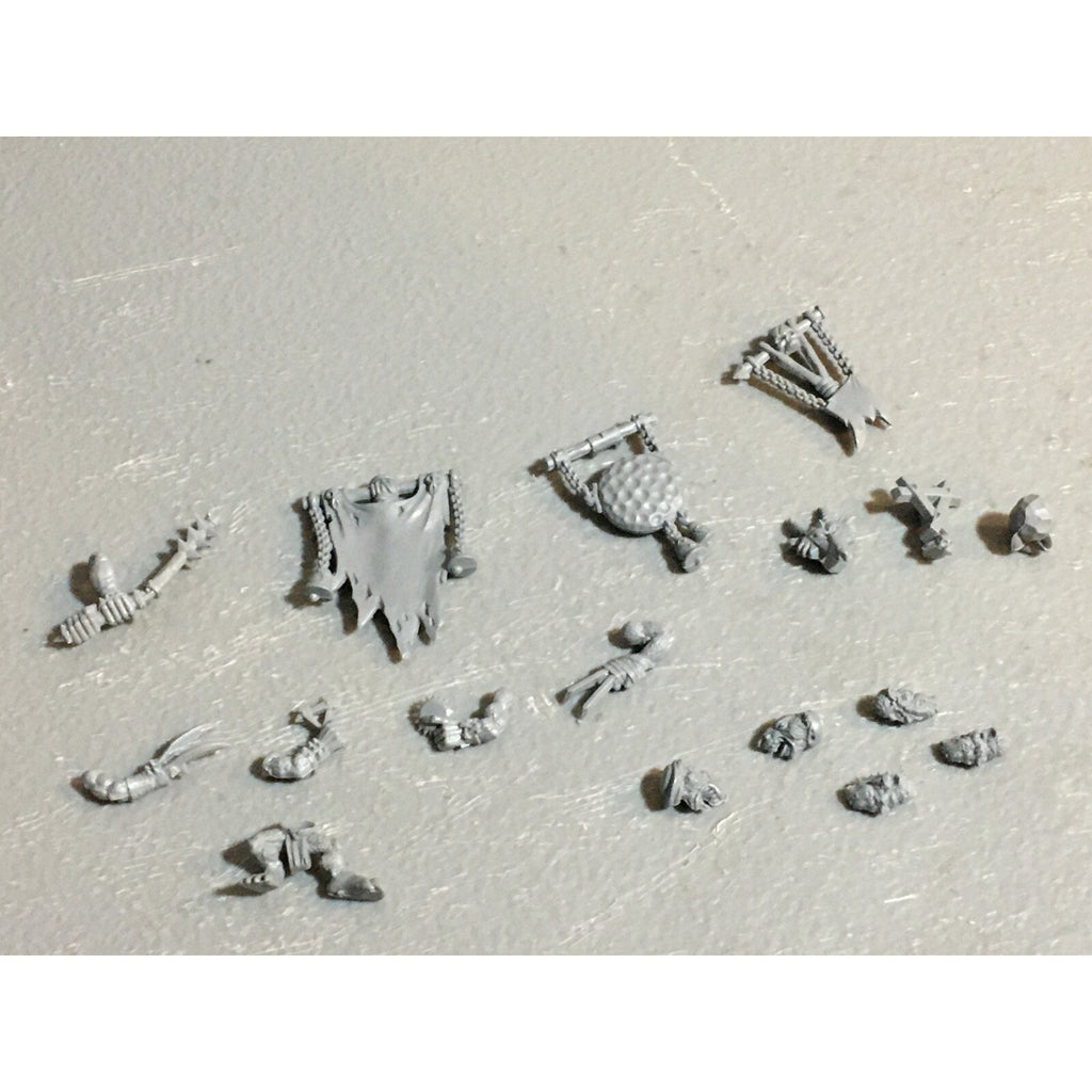 A23446 WARHAMMER FANTASY SKAVEN BITS LOT MIXED CLANRAT PLAGUE MONK RUNNER GW