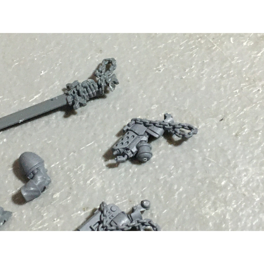 A22270 WARHAMMER 40K SPACE MARINES BLACK TEMPLARS BITS LOT ARMS WEAPONS GW