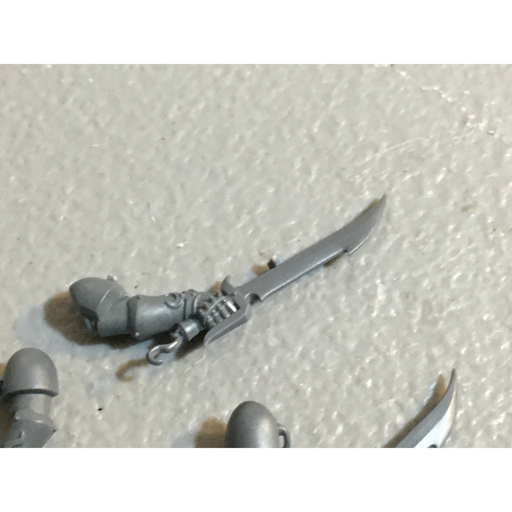 A31463 WARHAMMER 40K CHAOS EMPERORS CHILDREN BITS LOT BLADES SWORD GW