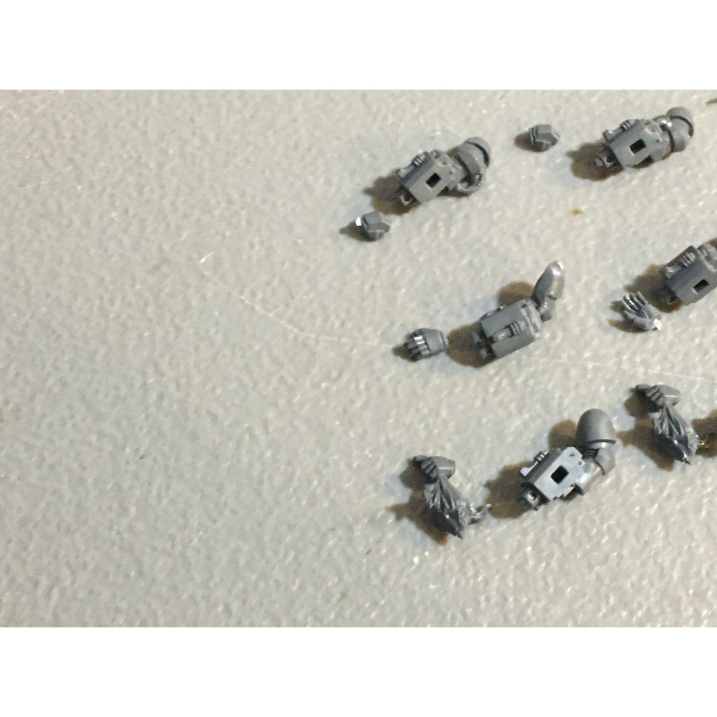 A29906 WARHAMMER 40K GREY KNIGHTS BITS LOT STRIKE ARMS STORM BOLTER SWORD CANNON
