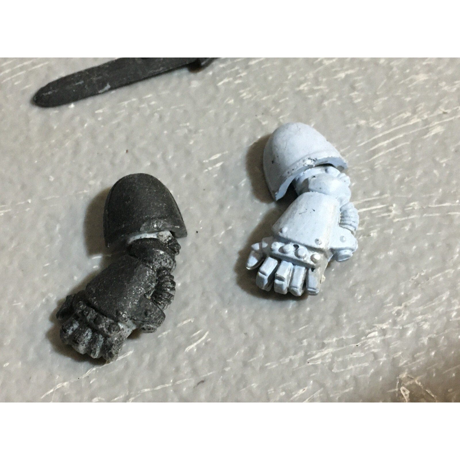 A22989 WARHAMMER 40K SPACE MARINES BITS LOT SWORDS FISTS POWER GW GAMES WORKSHOP