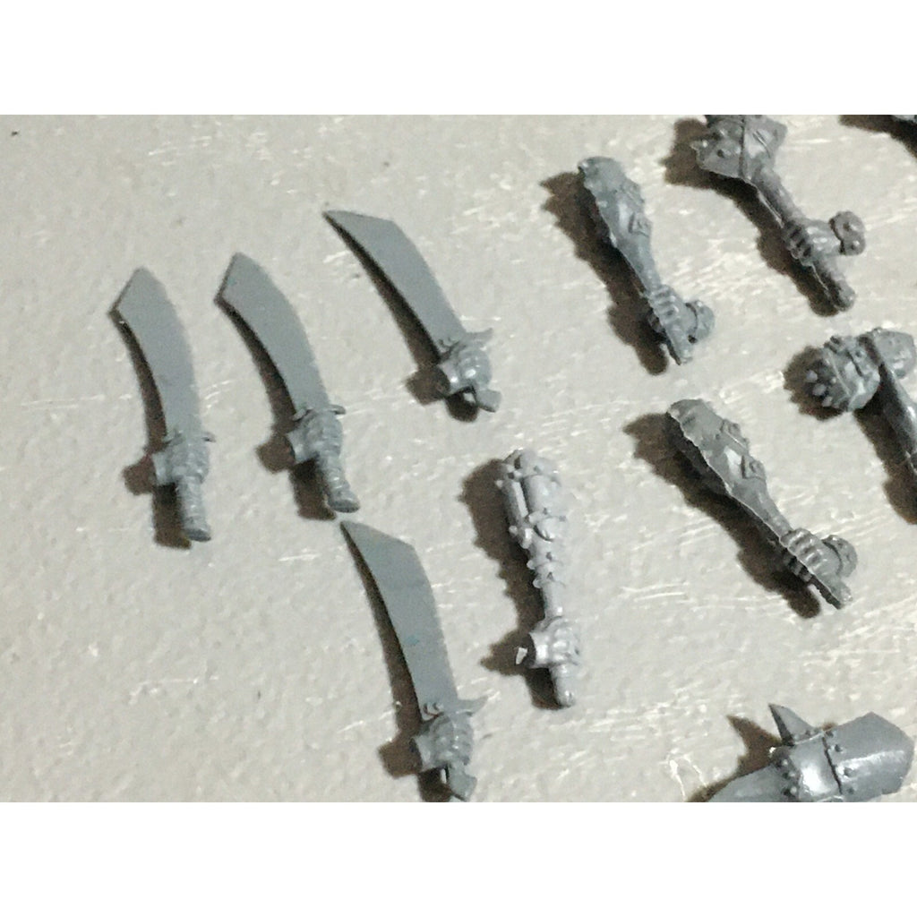 A22592 WARHAMMER FANTASY OGRE KINGDOMS BITS LOT HANDS GAMES WORKSHOP GW