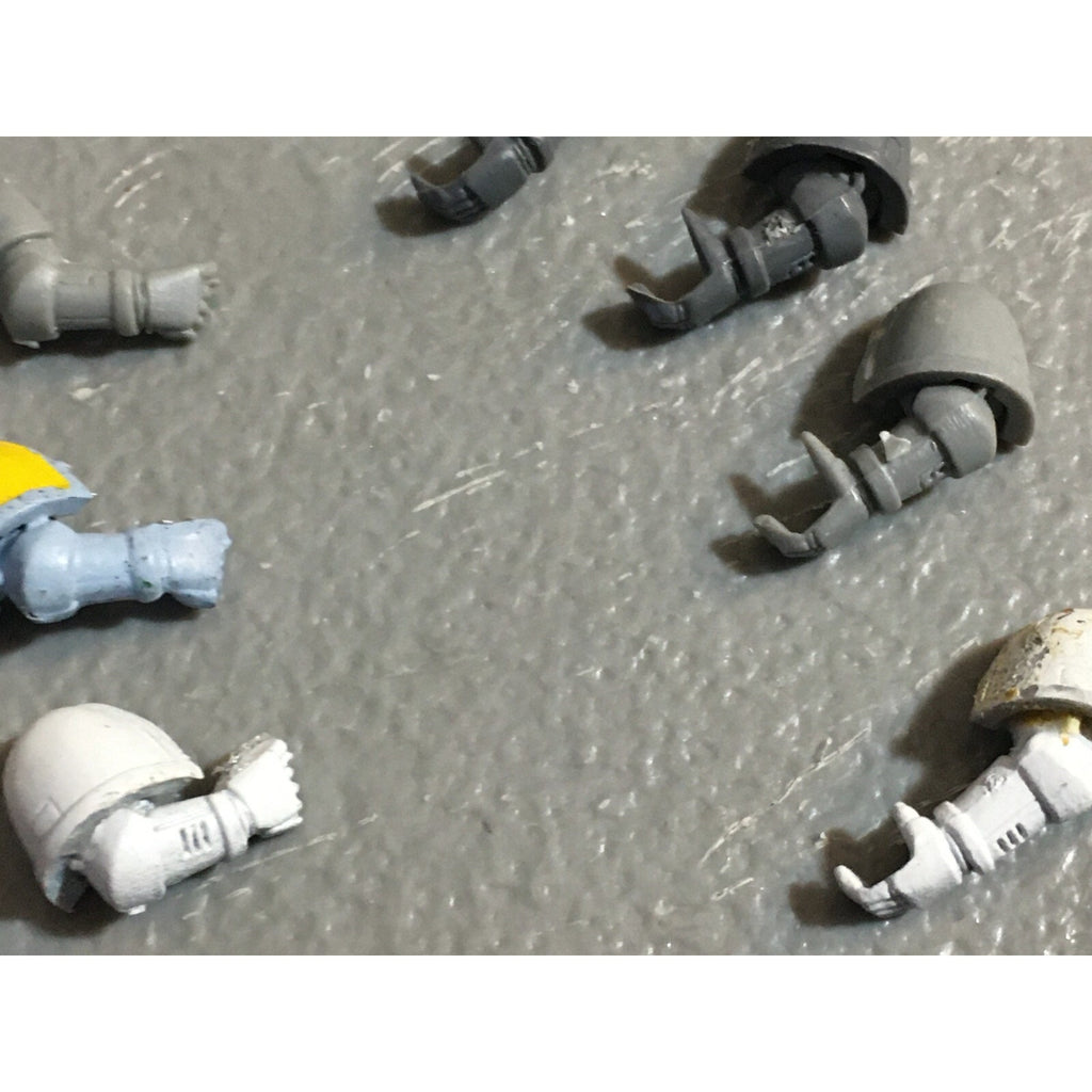 A23083 WARHAMMER 40K SPACE MARINES BITS LOT ARMS GAMES WORKSHOP GW