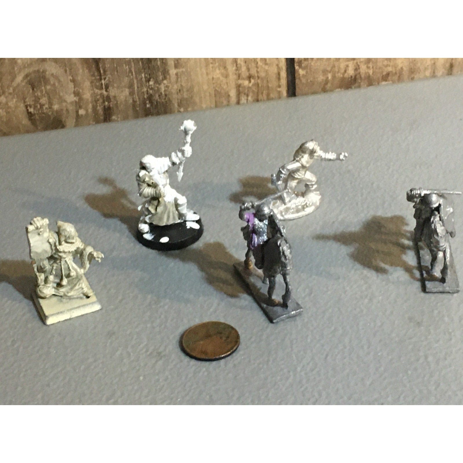 A34033 UNKNOWN METAL MINIATURES FANTASY MIXED LOT HUMAN KNIGHT PRIEST TABLETOP