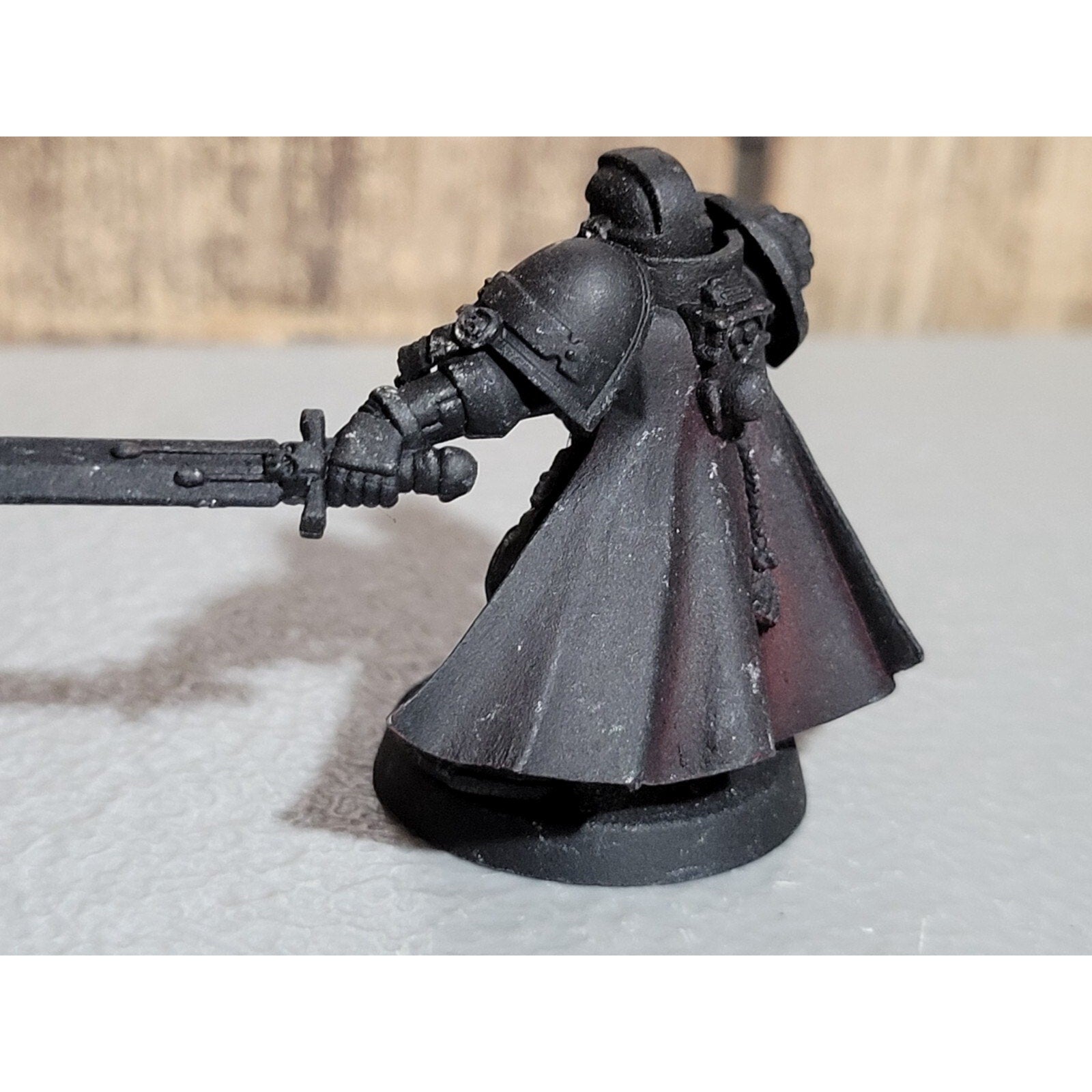 A18416 WARHAMMER 40K SPACE MARINES CAPTAIN LIEUTENANT POWER SWORD MISS BACKPACK