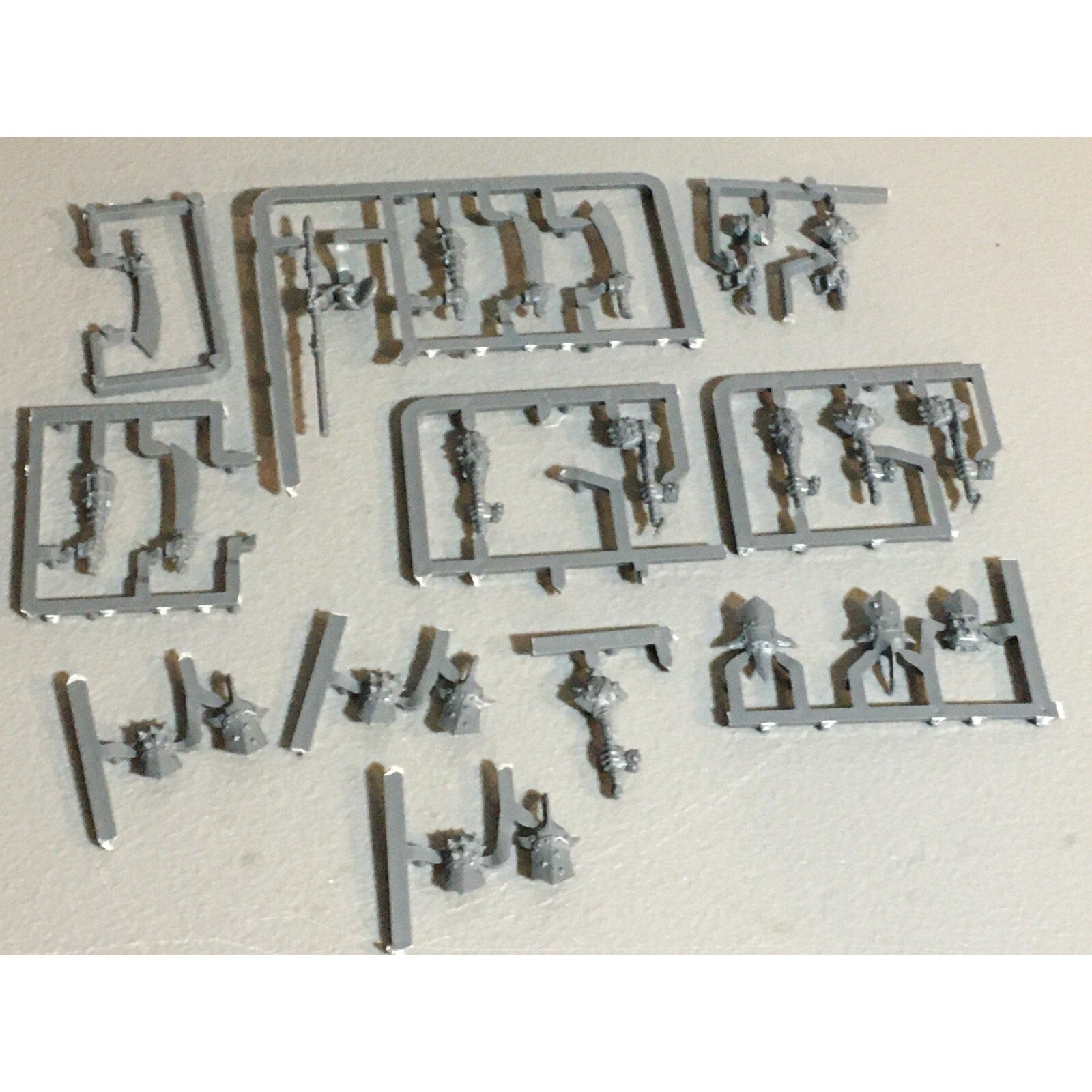 A23588 WARHAMMER AOS FANTASY OGRE KINGDOMS MAWTRIBES BITS ON SPRUE LOT HANDS GW
