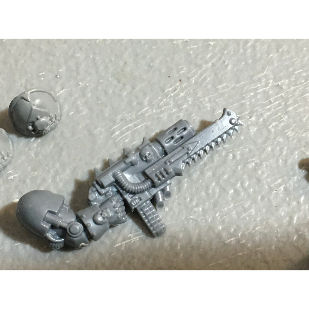 A23042 WARHAMMER 40K CHAOS SPACE MARINES BITS LOT MIXED ARMS GAMES WORKSHOP GW