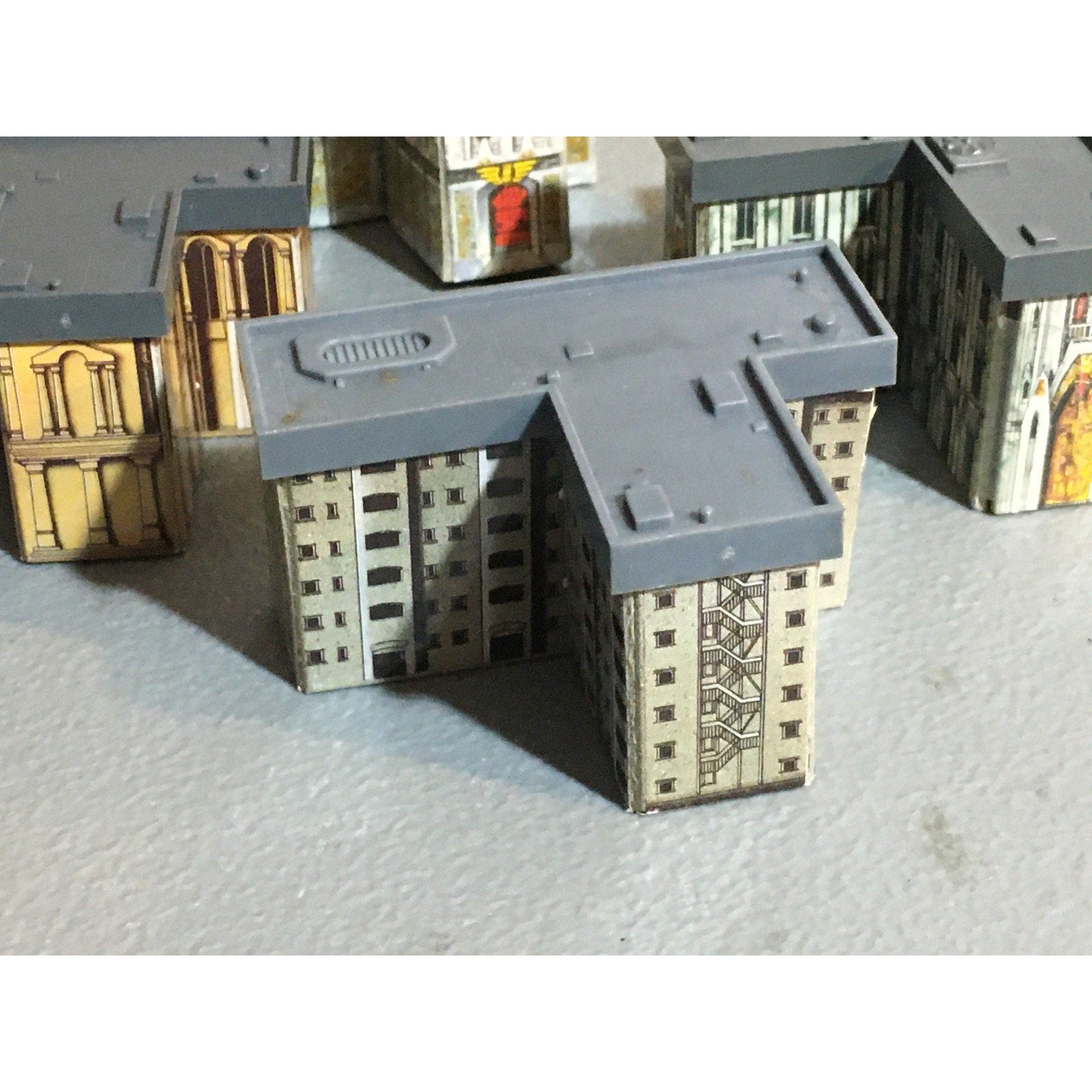 A31673 WARHAMMER EPIC 40K TERRAIN BUILDINGS PLASTIC & CARDSTOCK 6 PK