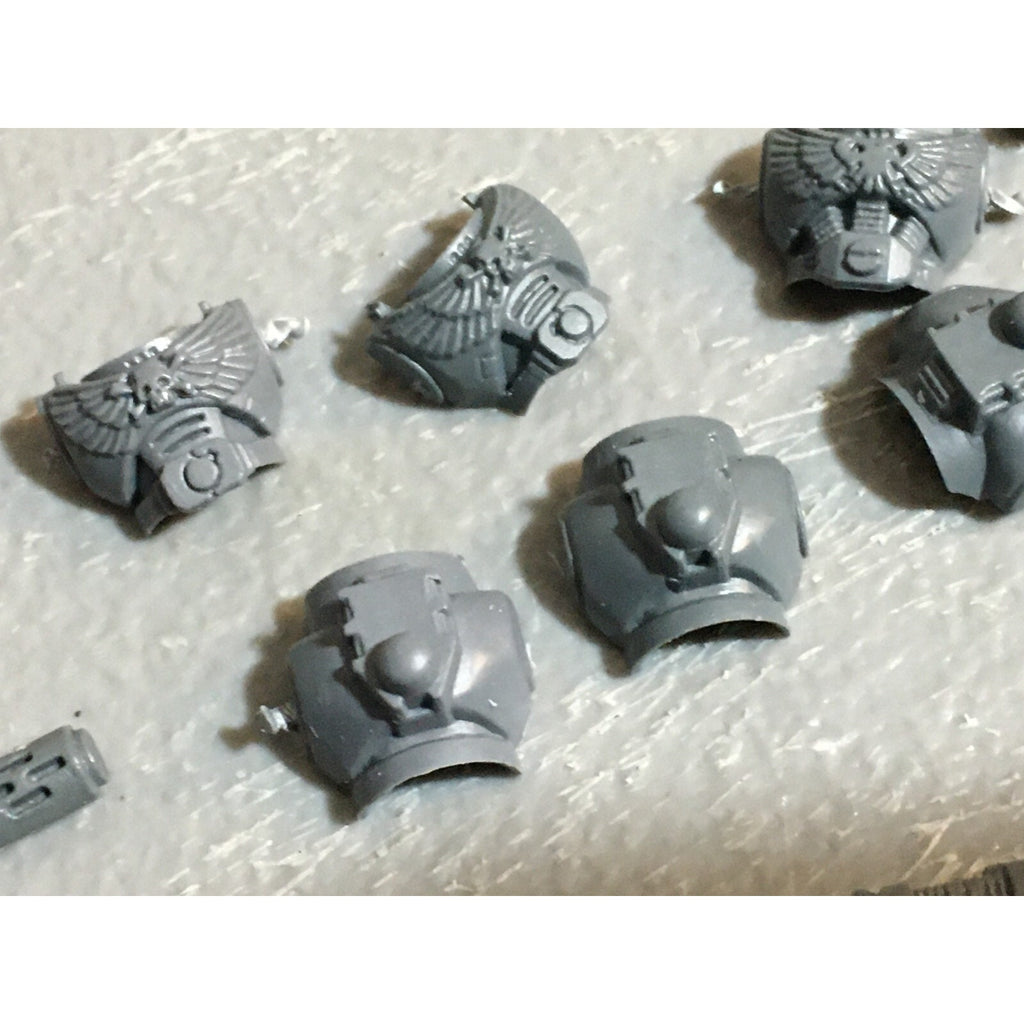 A23159 WARHAMMER 40K SPACE MARINES BITS LOT TORSOS SPECIALS GAMES WORKSHOP GW