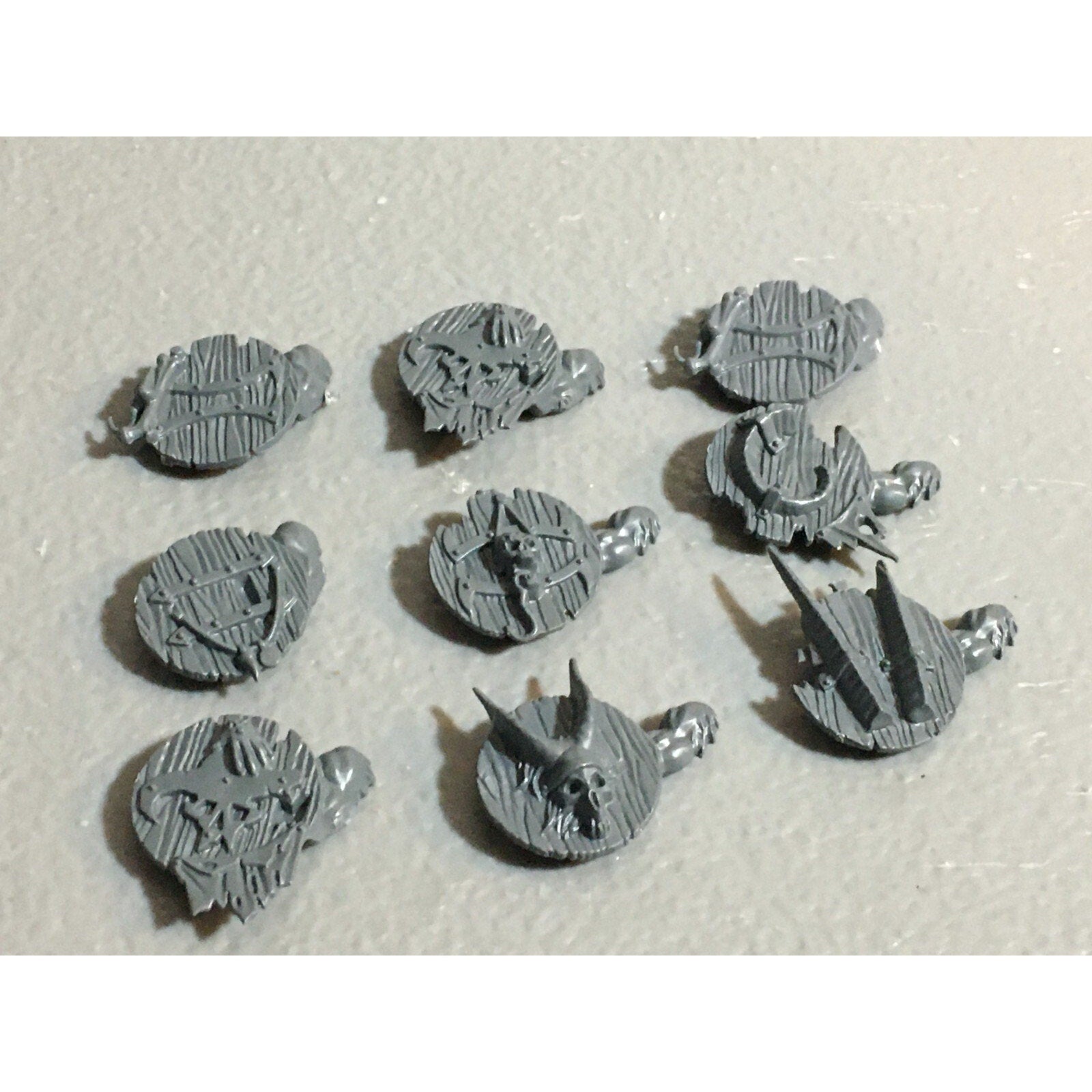 A23096 WARHAMMER FANTASY CHAOS BEASTMEN BITS LOT GOR SHIELDS GAMES WORKSHOP
