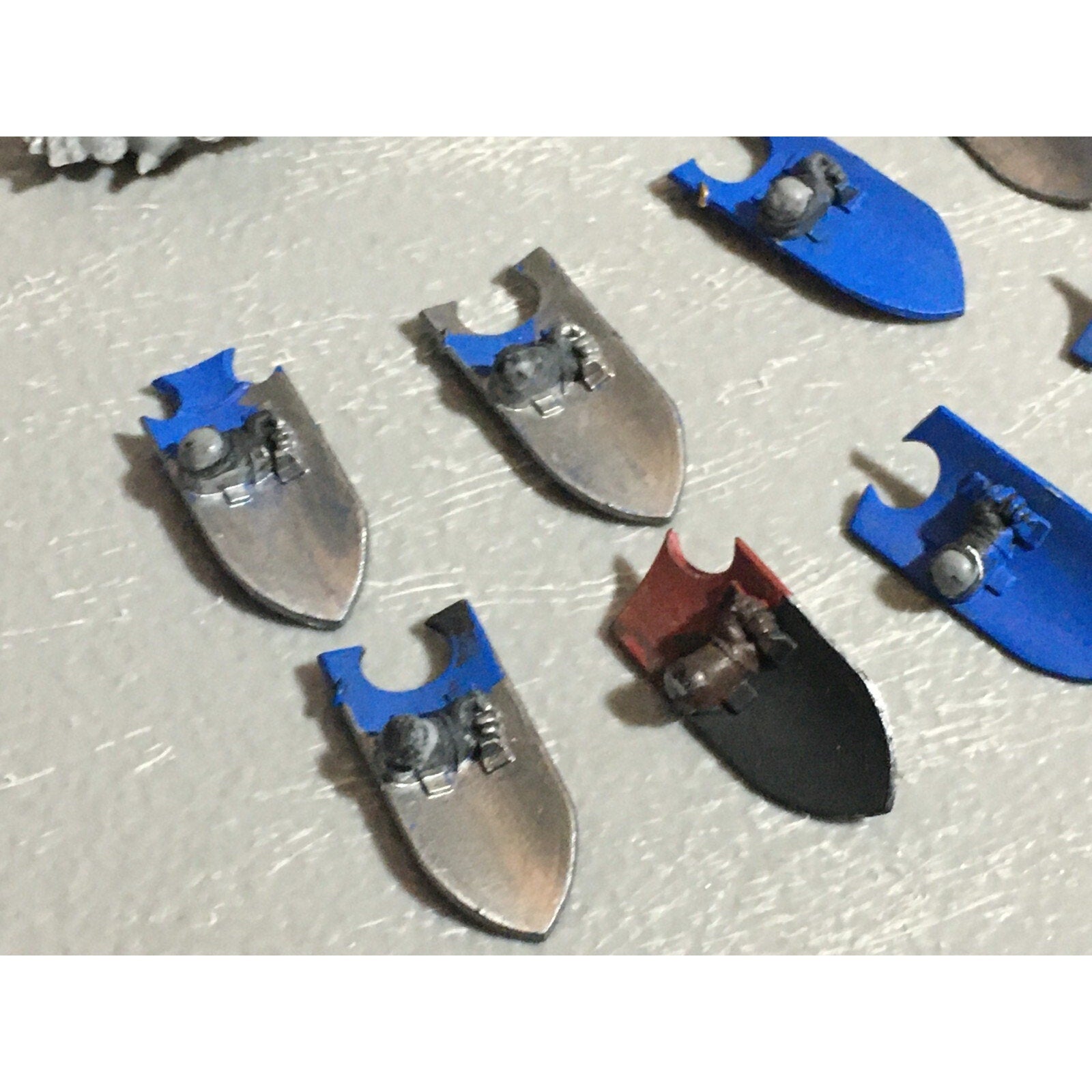 A22231 WARHAMMER FANTASY CHAOS MORTALS BITS LOT SHIELDS & COMMAND GAMES WORKSHOP