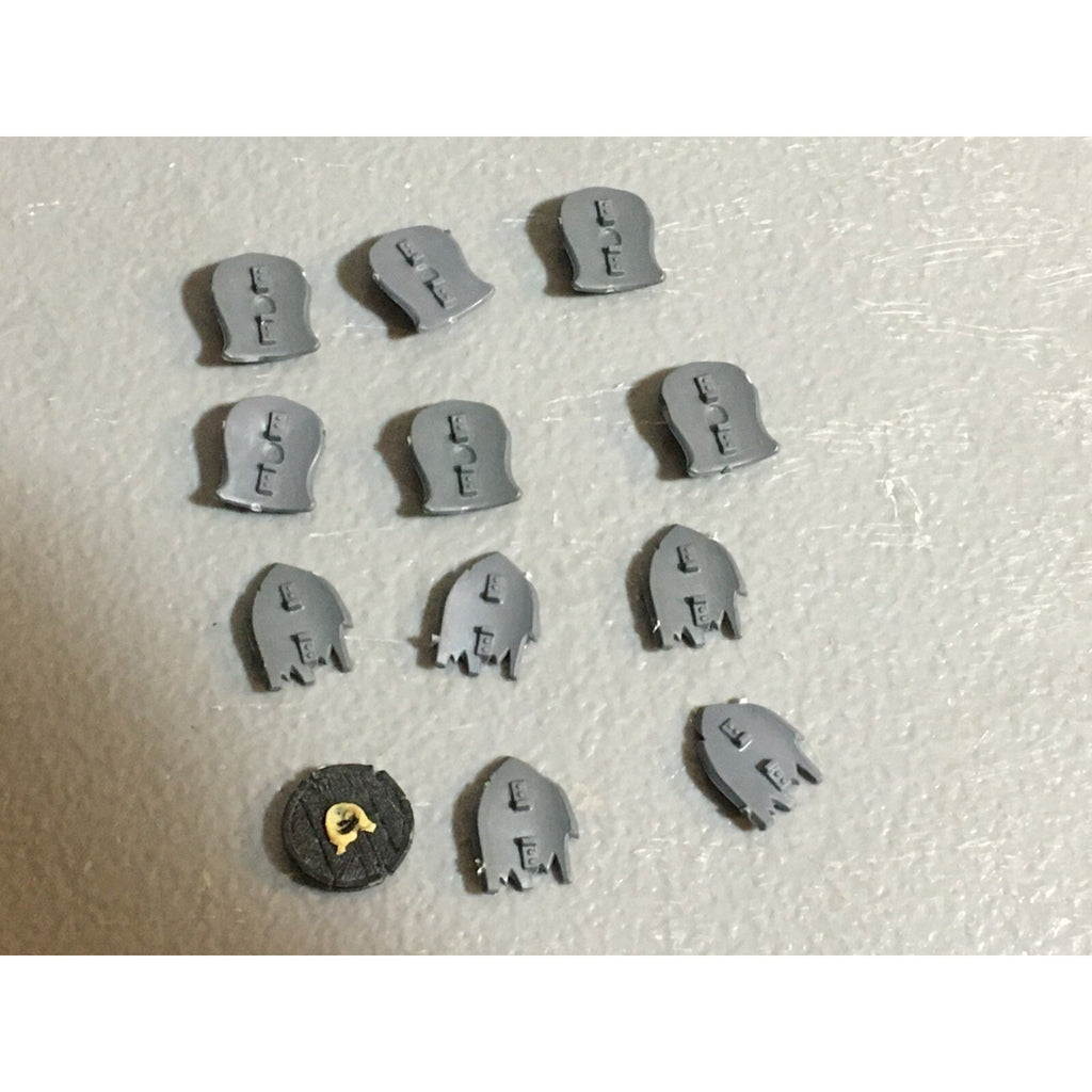 A23407 WARHAMMER FANTASY VAMPIRE COUNTS UNDEAD BITS LOT SHIELDS GAMES WORKSHOP
