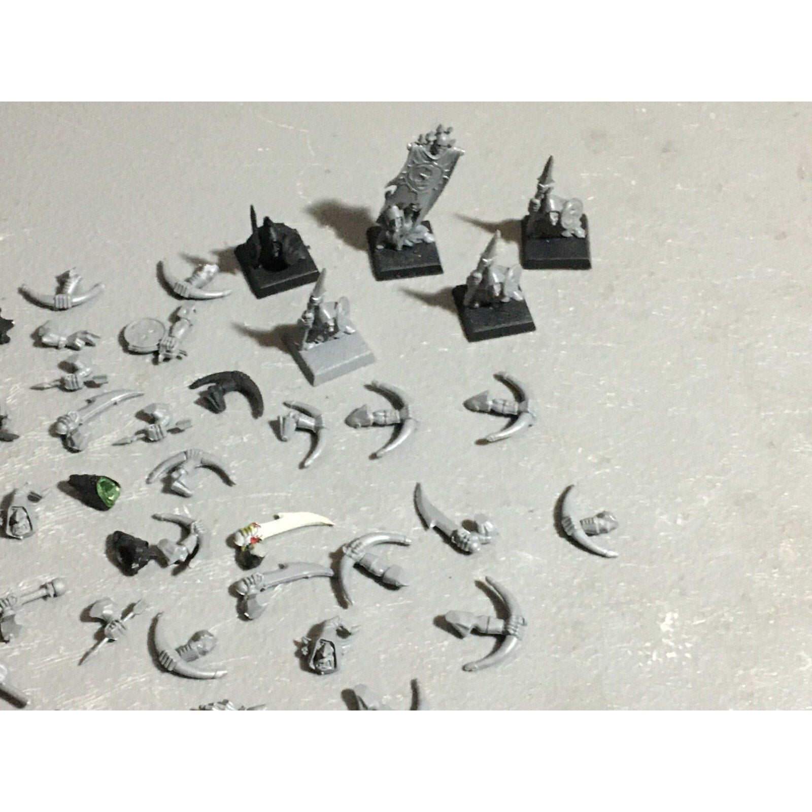 A22618 WARHAMMER FANTASY ORCS & GOBLINS BITS LOT NIGHT GOBLIN MIXED GW