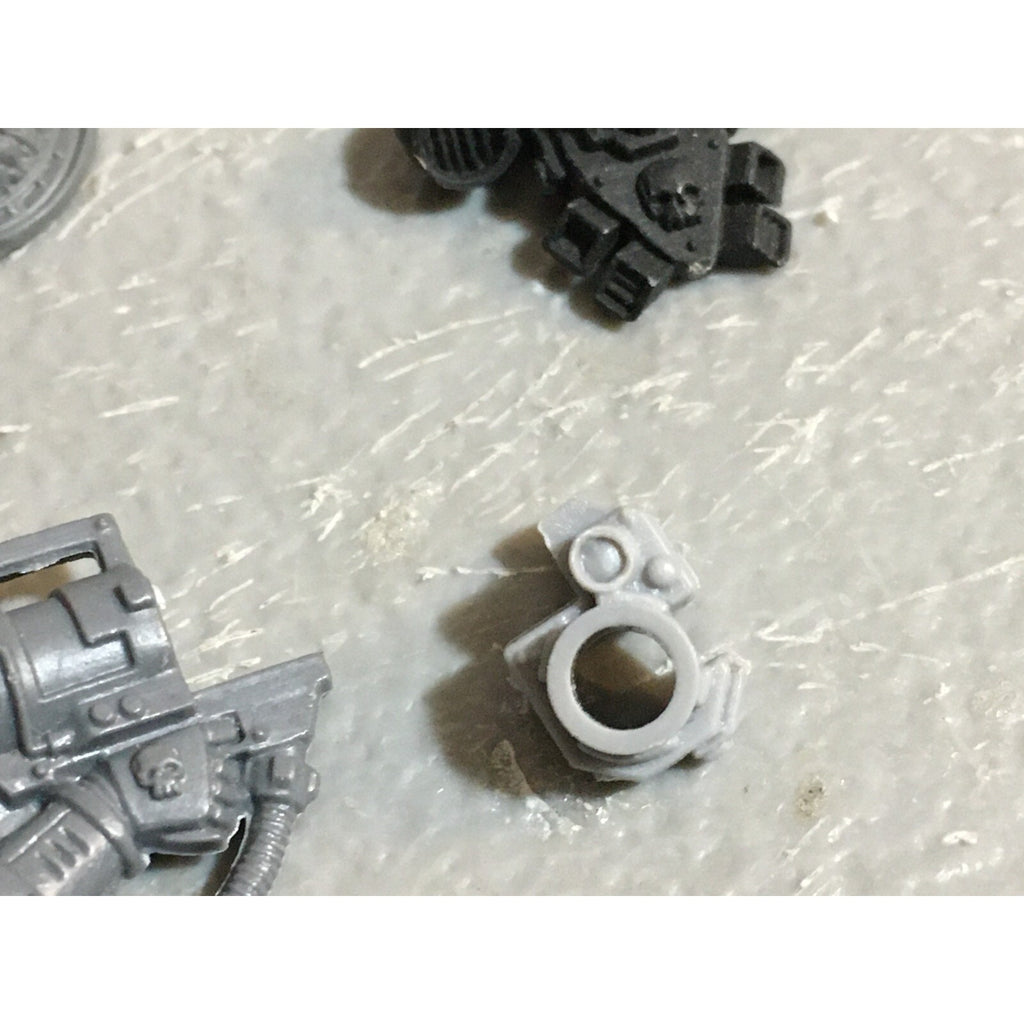 A23089 WARHAMMER 40K SPACE MARINES BITS LOT MIXED MISSILE TORSOS SHOULDERS GW