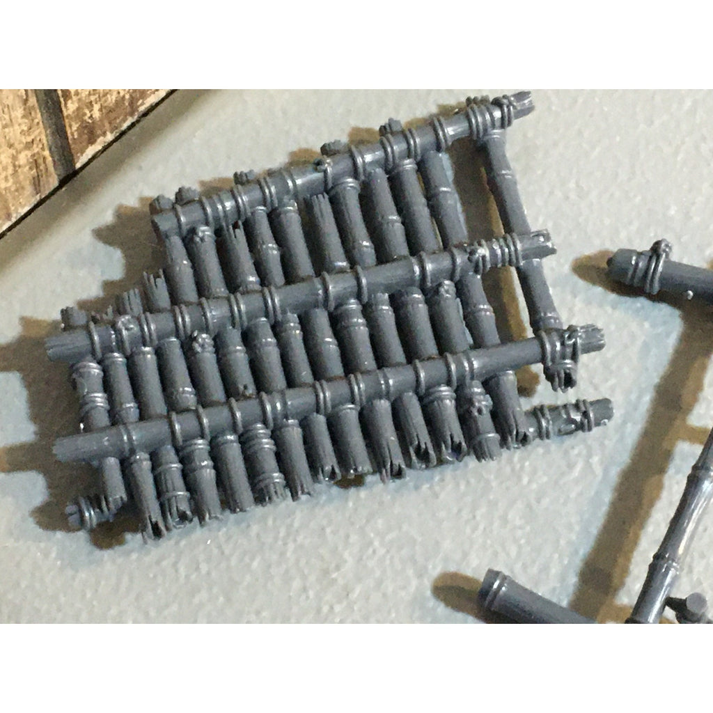 A32568 UNKNOWN MINIATURES PLASTIC BITS LOT FANTASY TERRAIN TREE BRIDGE PARTS GW