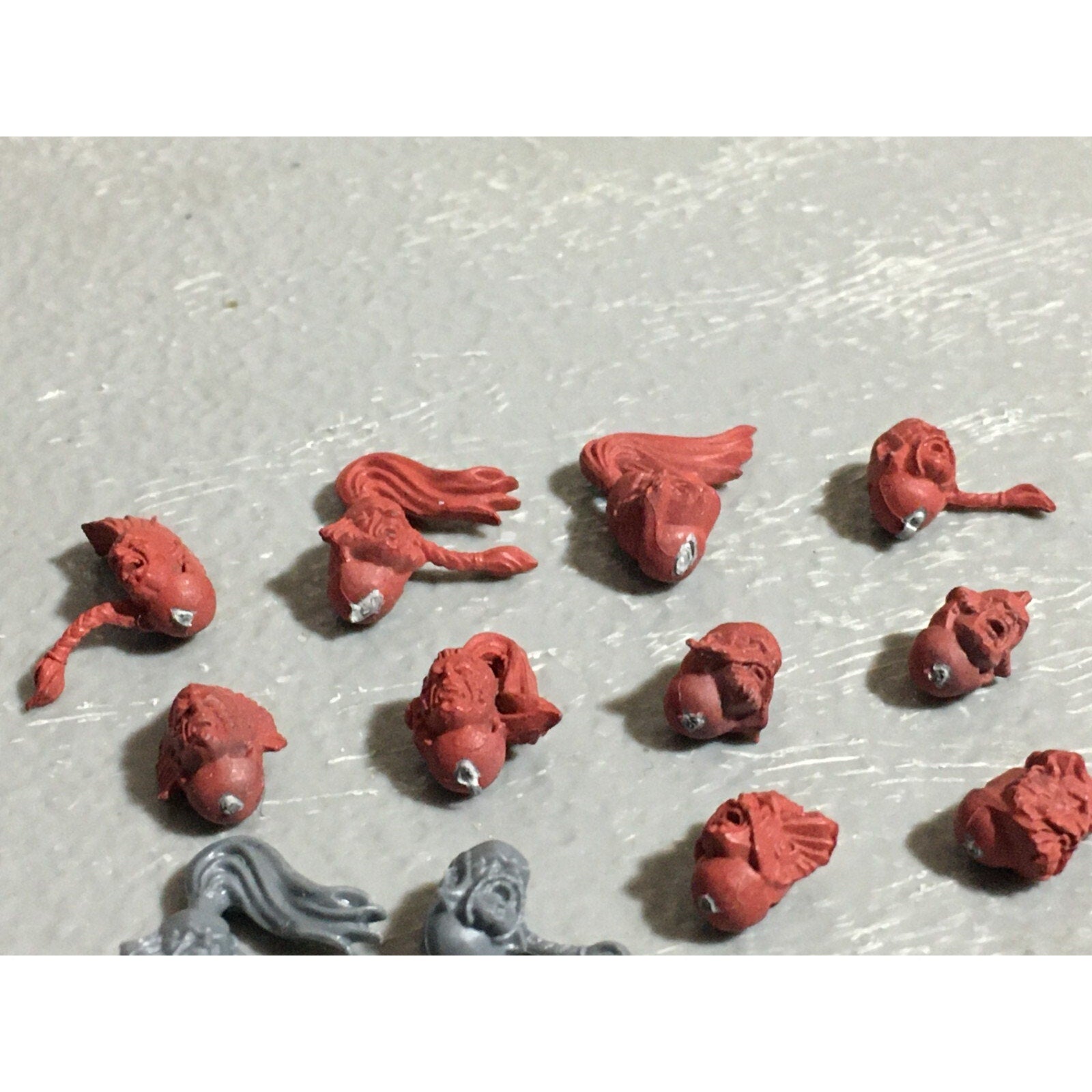 A22548 WARHAMMER 40K SPACE MARINES WOLVES BITS LOT HEADS GAMES WORKSHOP GW