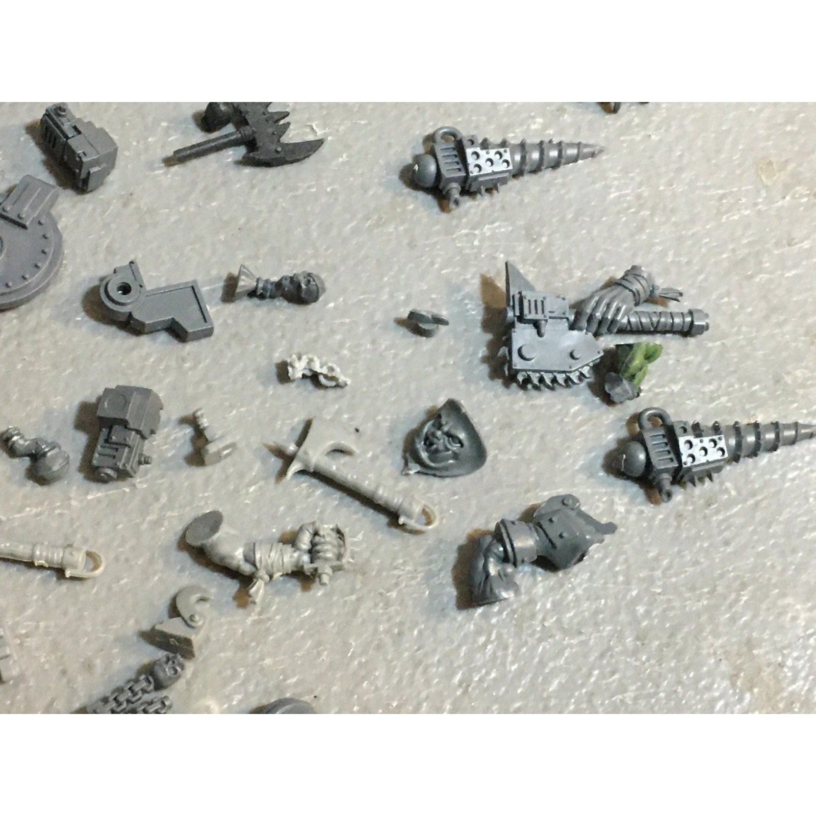 A33119 WARHAMMER 40K SPACE ORKS BITS LOT MIXED RANDOM GW GAMES WORKSHOP