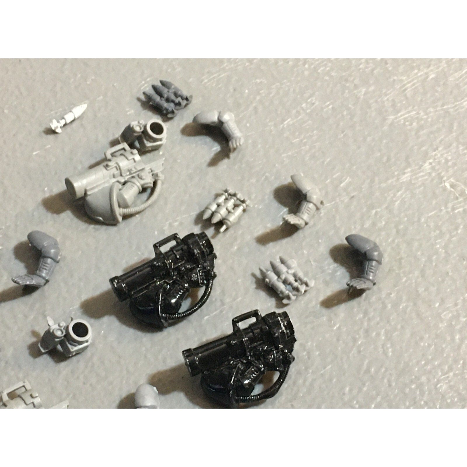 A23087 WARHAMMER 40K SPACE MARINES BITS LOT MISSILE LAUNCHERS GAMES WORKSHOP GW