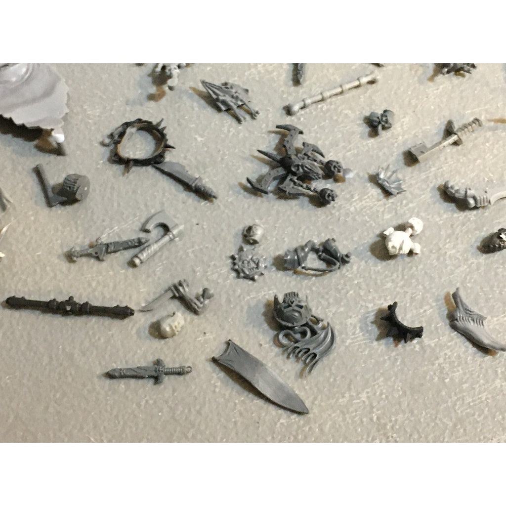 A29618 WARHAMMER FANTASY AOS MIXED BITS LOT BANNER SHIELD CLOAK GW