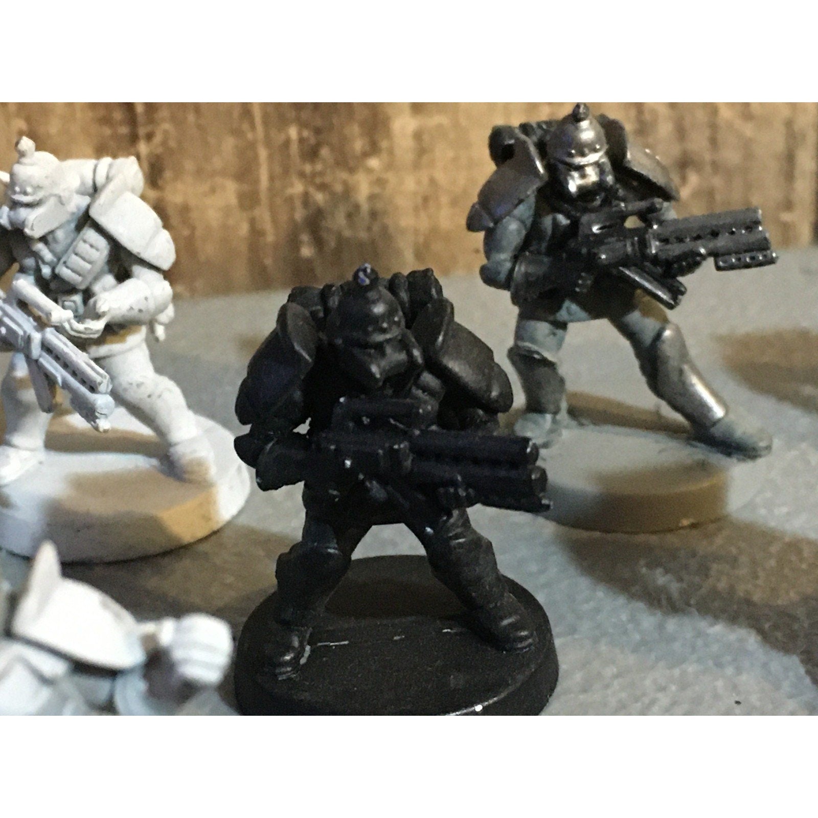 A30064 UNKNOWN TABLE TOP SCI-FI POWER ARMOR SOLDIERS 9 PK MISS 1 ARM WAR GAMES