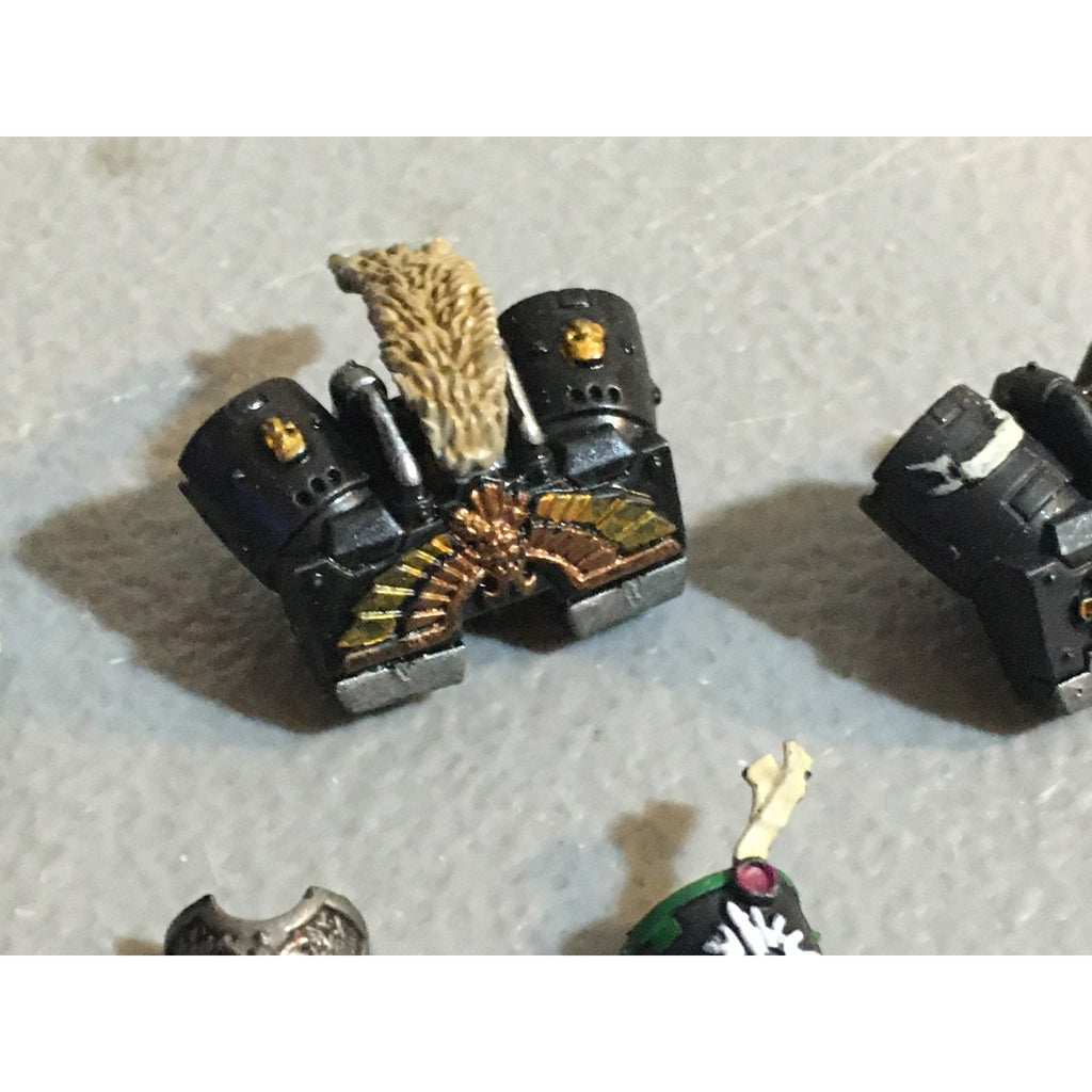 A33581 WARHAMMER 40K SPACE MARINES BITS LOT JUMP LEGS CHEST ARMS GW