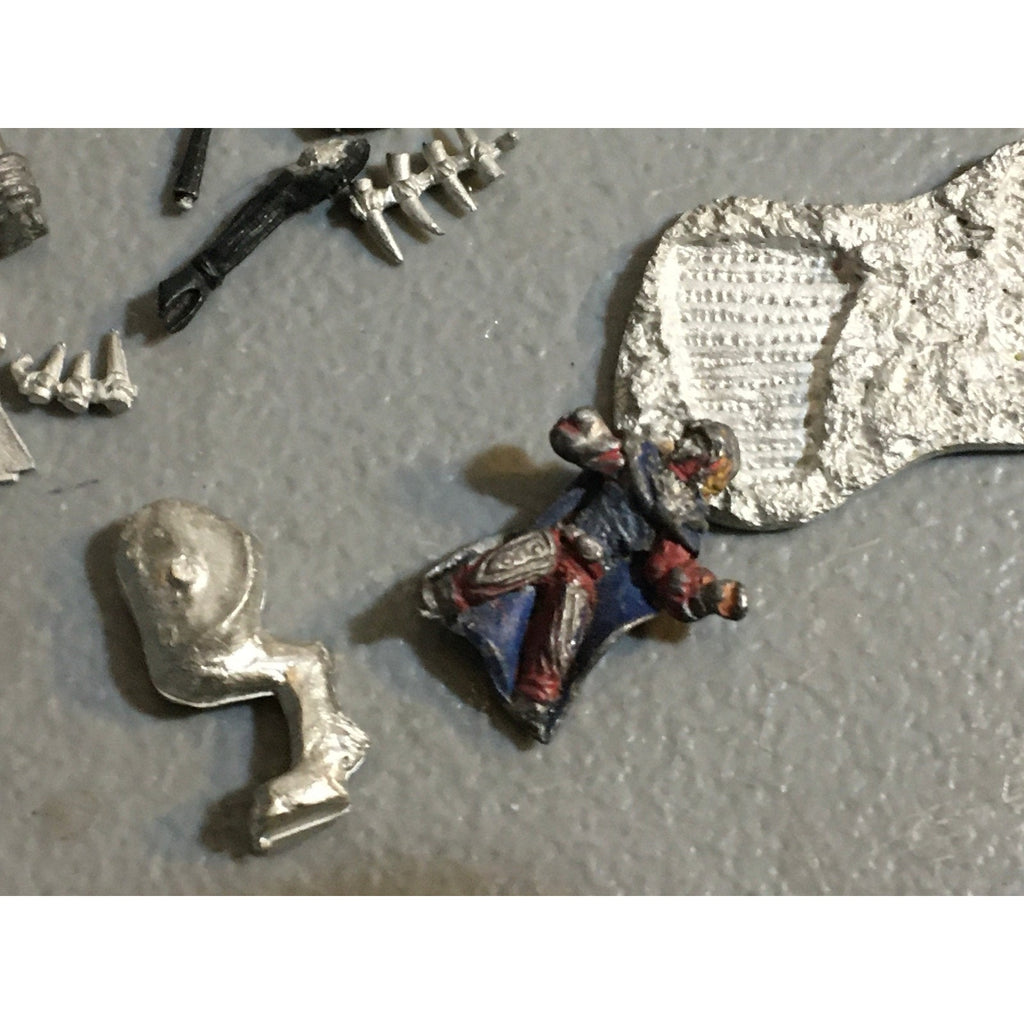 A32553 UNKNOWN MINIATURES ALL METAL BITS LOT FANTASY SCI-FI MIXED