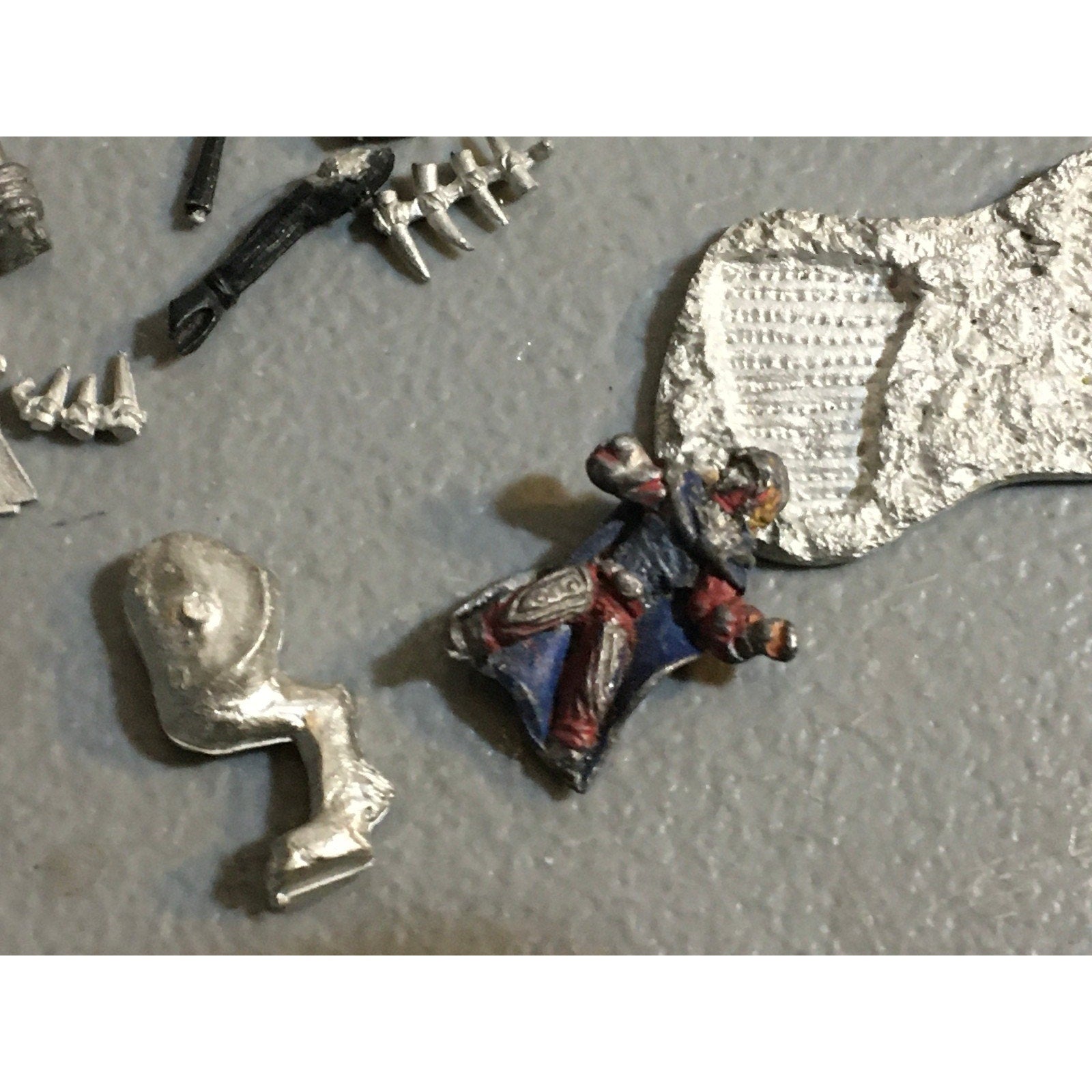 A32553 UNKNOWN MINIATURES ALL METAL BITS LOT FANTASY SCI-FI MIXED