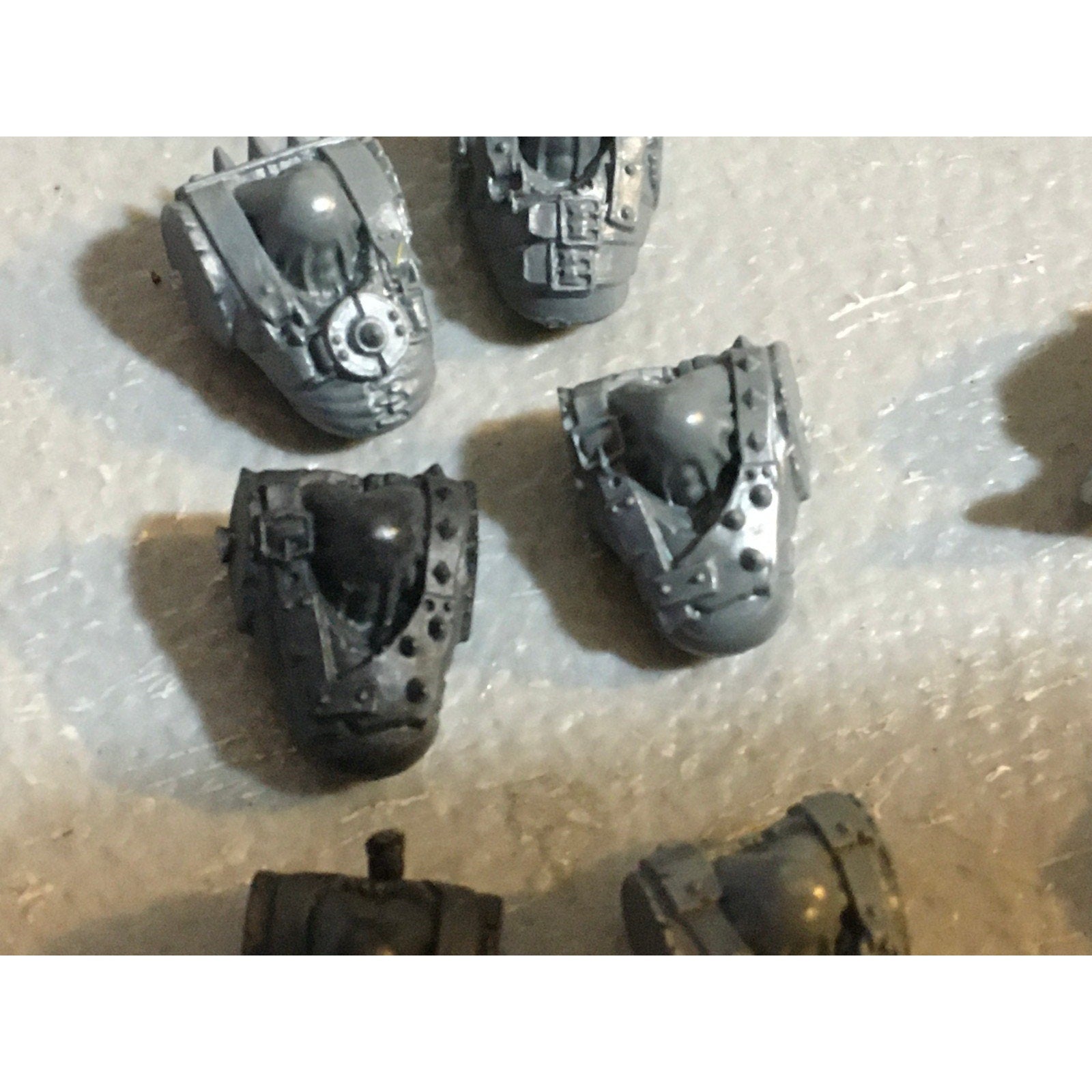 A33561 WARHAMMER 40K SPACE ORKS BITS LOT TORSO CHEST LEGS GW GAMES WORKSHOP