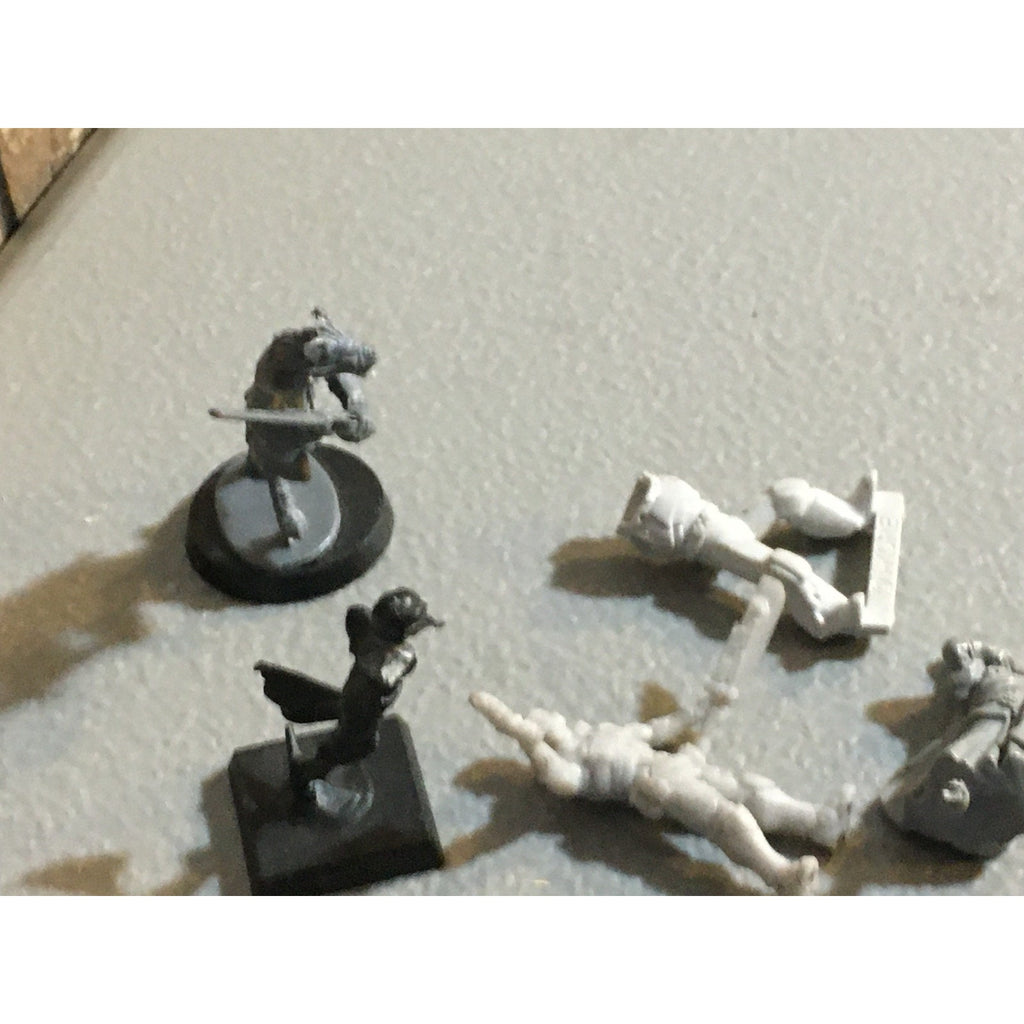 A32533 UNKNOWN MINIATURES PLASTIC INCOMPLETE WARRIOR SOLDIER
