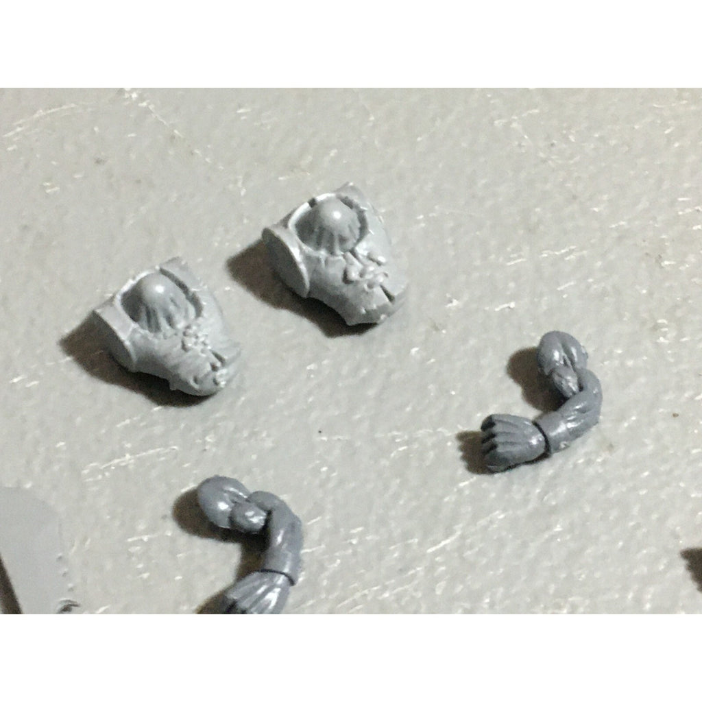 A22614 WARHAMMER FANTASY ORCS & GOBLINS BITS LOT ORC MIXED GAMES WORKSHOP GW