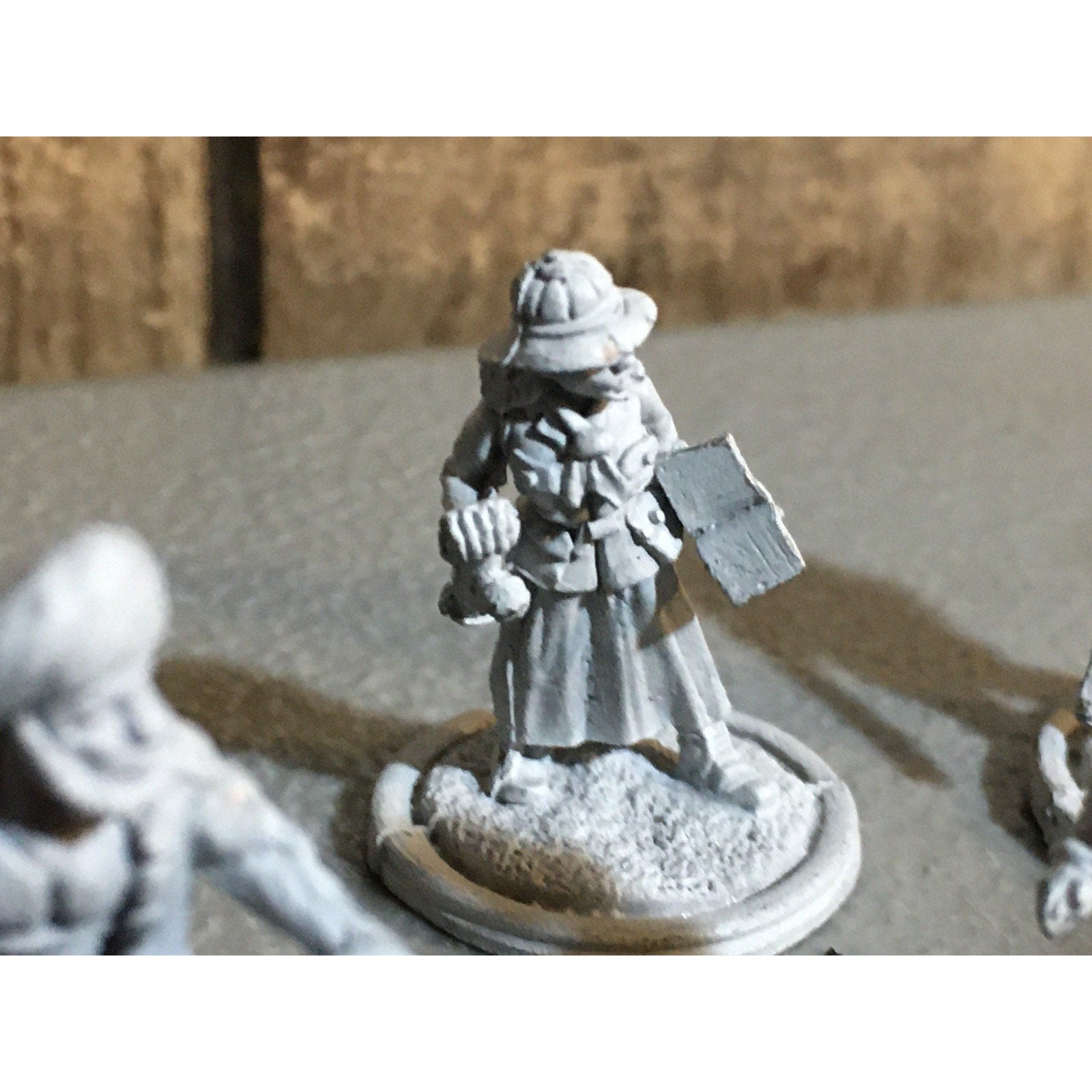A32507 UNKNOWN METAL MINIATURES LOT 5 PK HUMAN EXPLORER SOLDIER PIRATE