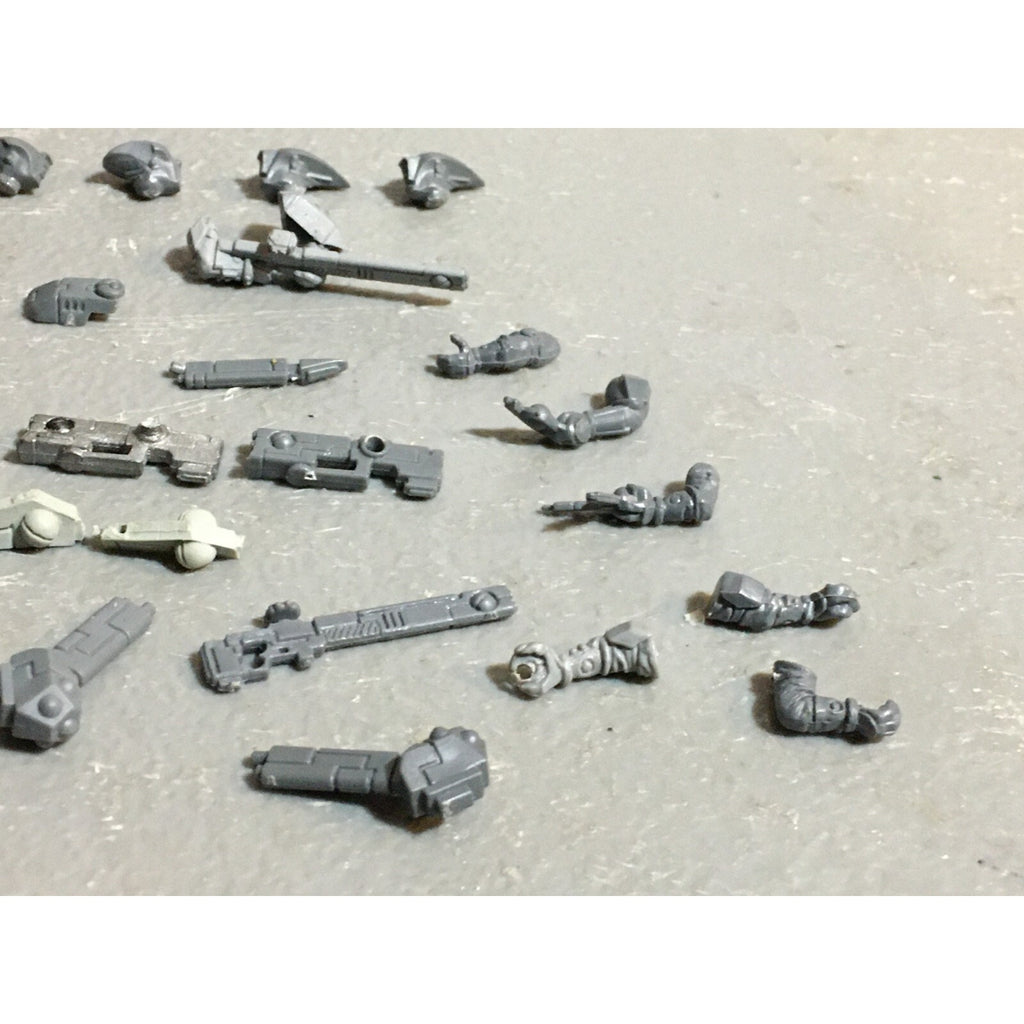 A23150 WARHAMMER 40K TAU EMPIRE BITS LOT FIRE WARRIORS GUNS HEADS ARMS GW