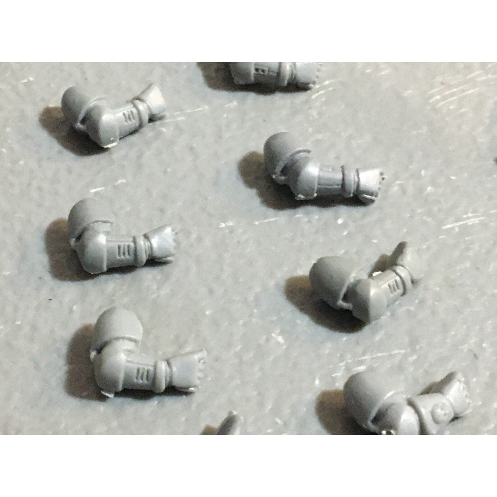 A22946 WARHAMMER 40K SPACE MARINES BITS LOT ARMS GAMES WORKSHOP GW