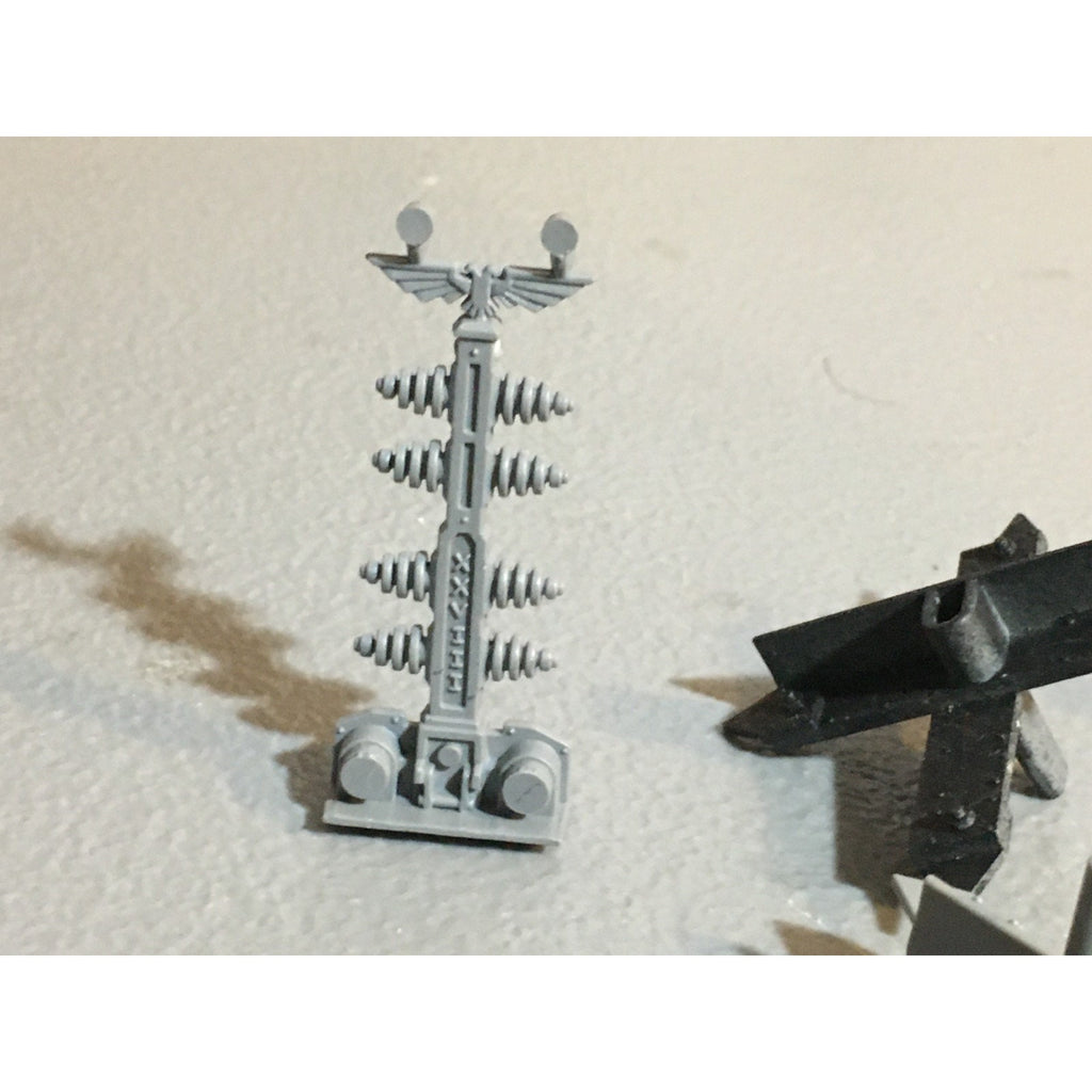 A24509 WARHAMMER 40K SPACE MARINES TERRAIN BITS LOT PYLON BARRICADES GW