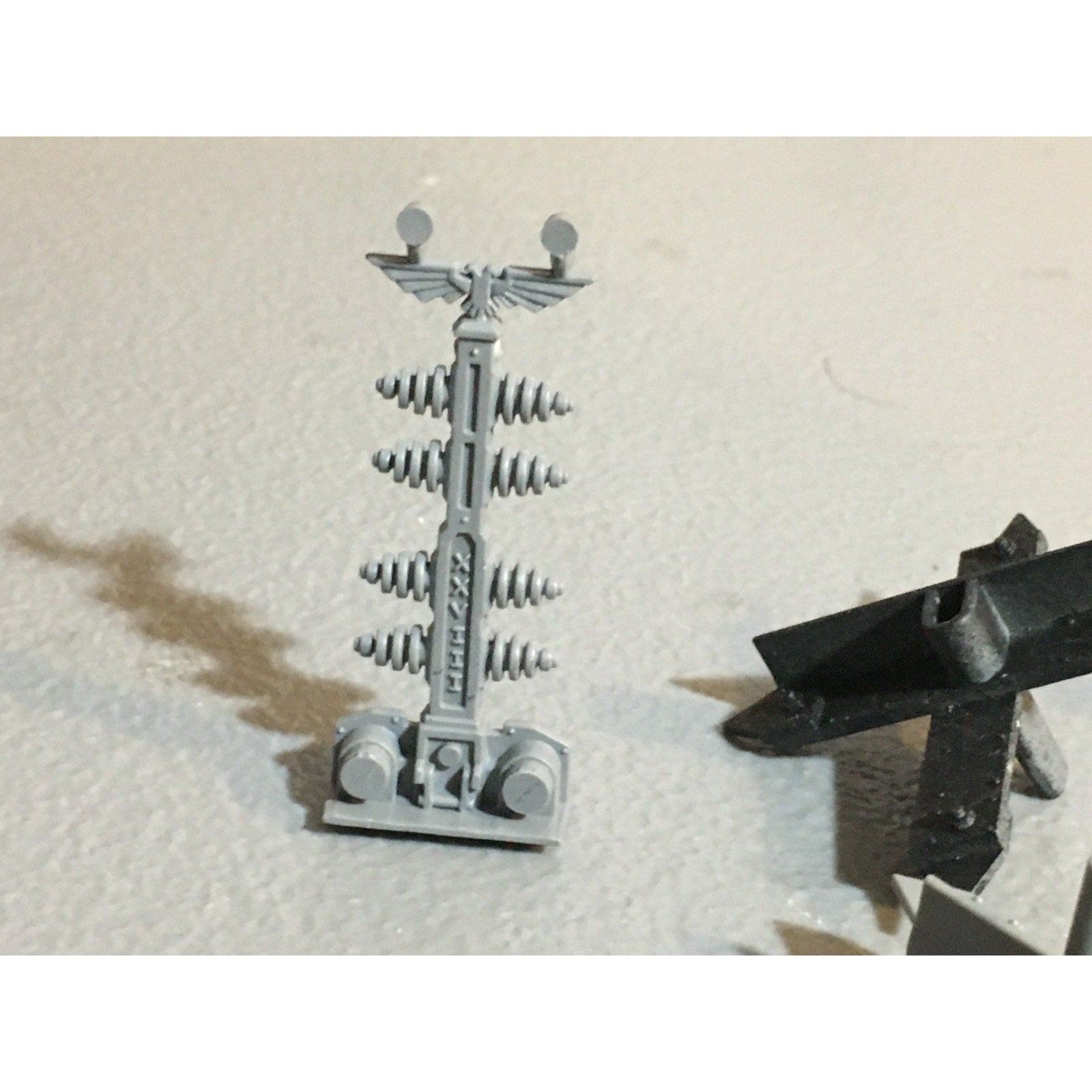 A24509 WARHAMMER 40K SPACE MARINES TERRAIN BITS LOT PYLON BARRICADES GW