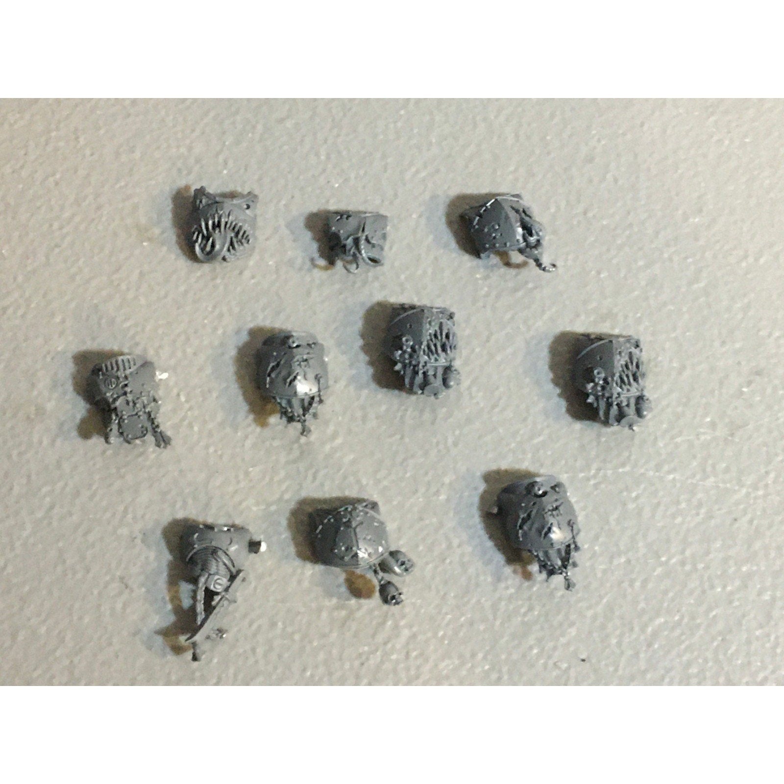 A31439 WARHAMMER 40K DEATH GUARD BITS LOT PLAGUE MARINE CHEST GW CHAOS MARINES