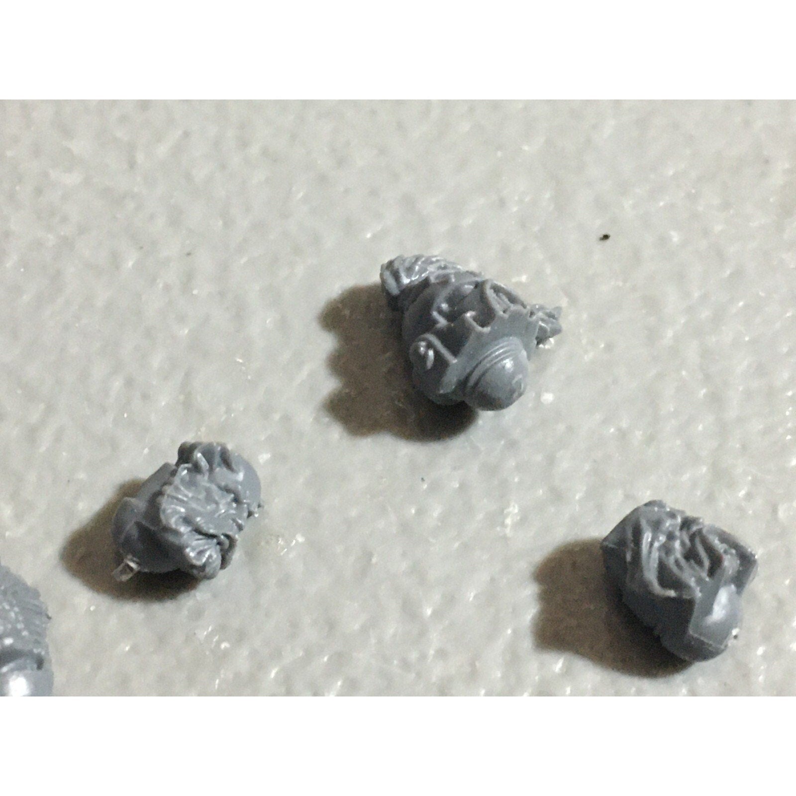 A22547 WARHAMMER 40K SPACE MARINES WOLVES BITS LOT HEADS GAMES WORKSHOP GW