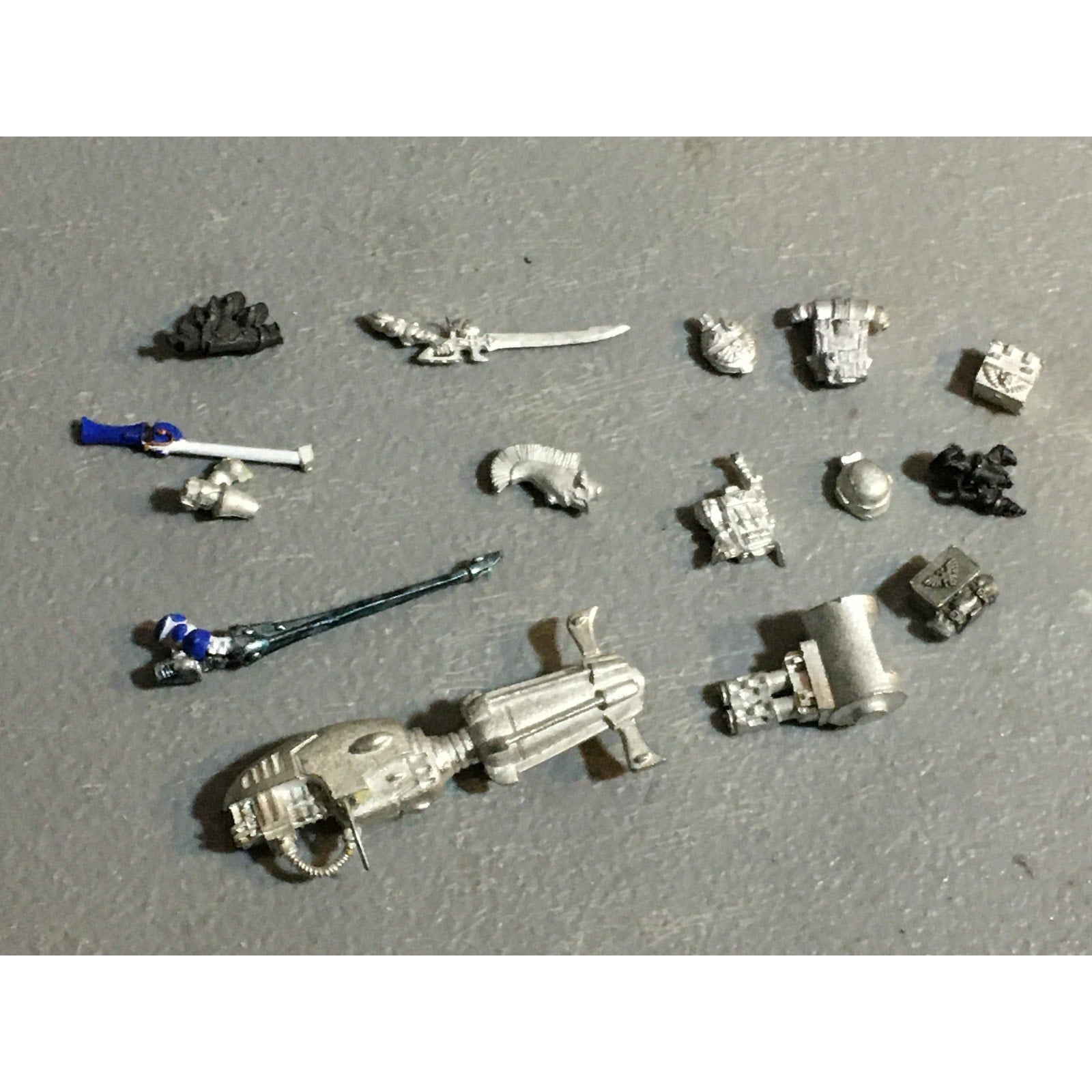 A32490 WARHAMMER 40K METAL MIXED BITS LOT ELDAR CRAFTWORLDS IMPERIAL GUARD GW
