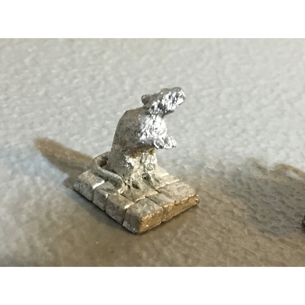 A32522 UNKNOWN METAL MINIATURES FAMILIAR? RAT TEDDY BEAR TABLETOP