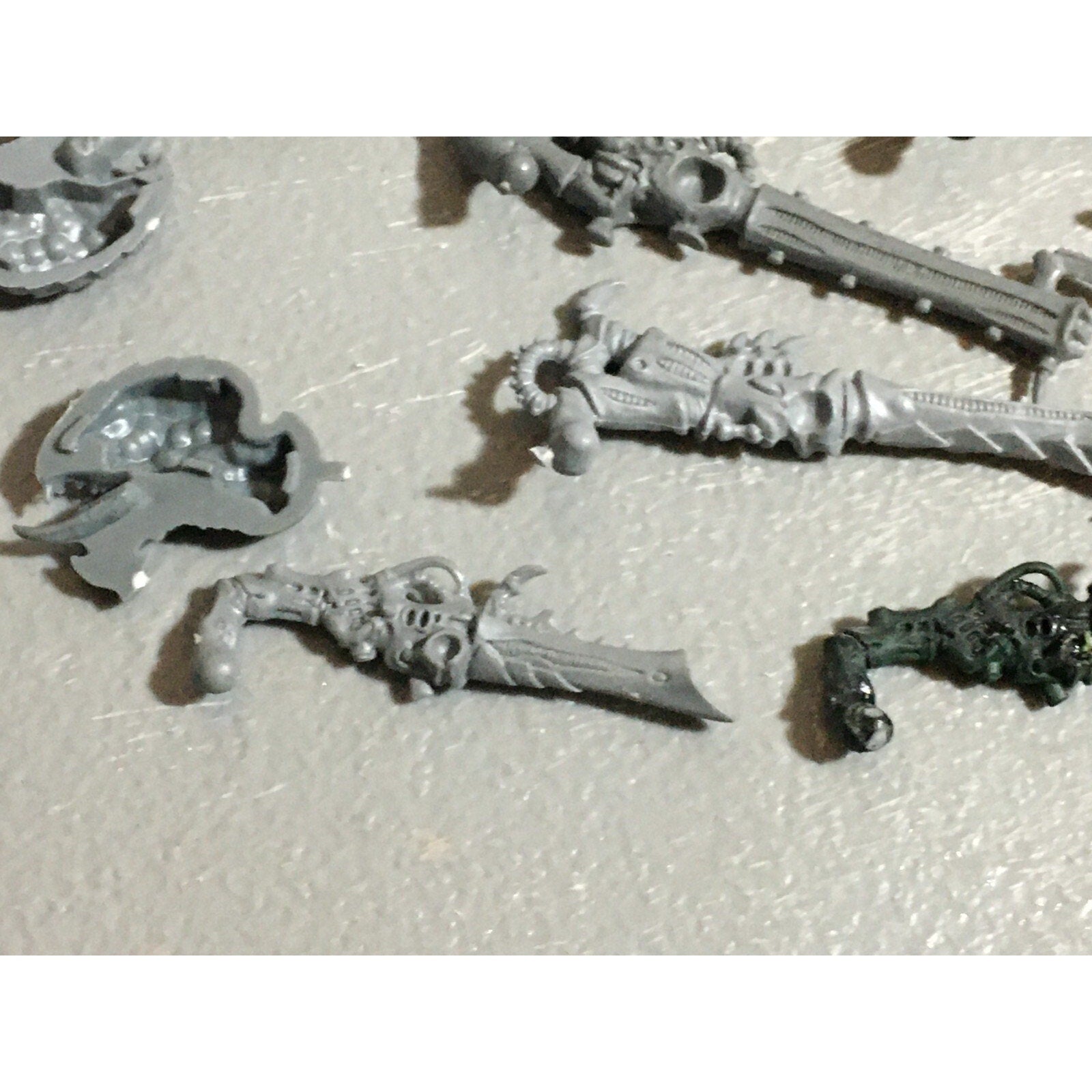 A22314 WARHAMMER 40K TYRANIDS BITS LOT MIXED GAMES WORKSHOP GW