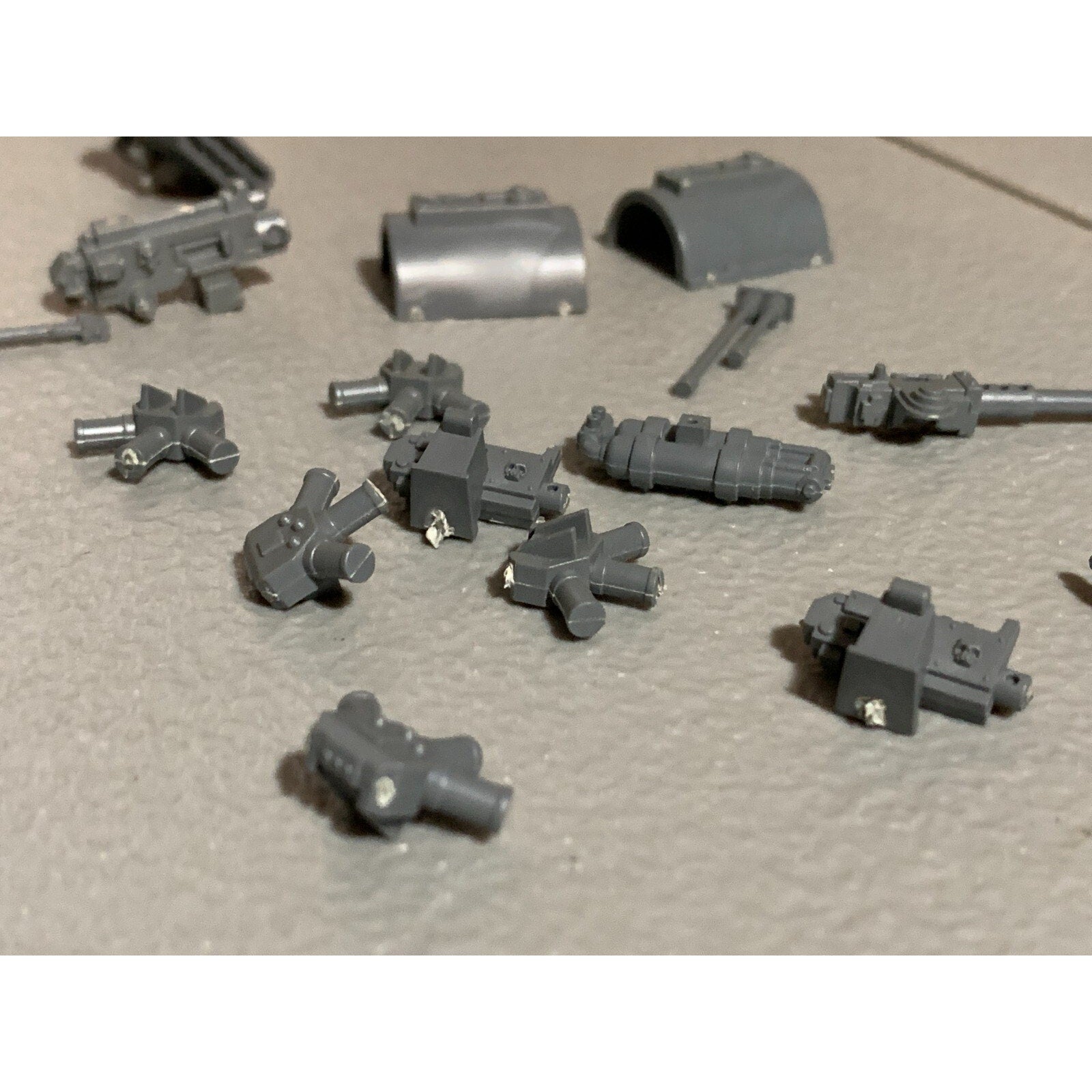 A17835 WARHAMMER 40K ASTRA IG GUARD TANKS BITS LOT GW GAMES WORKSHOP