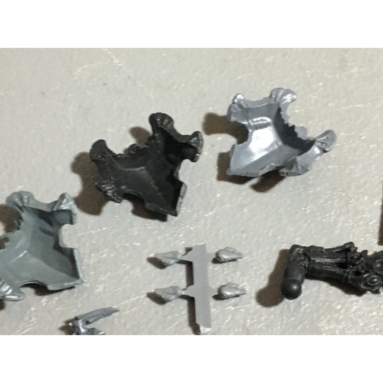 A22318 WARHAMMER 40K TYRANIDS BITS LOT MIXED GAMES WORKSHOP GW