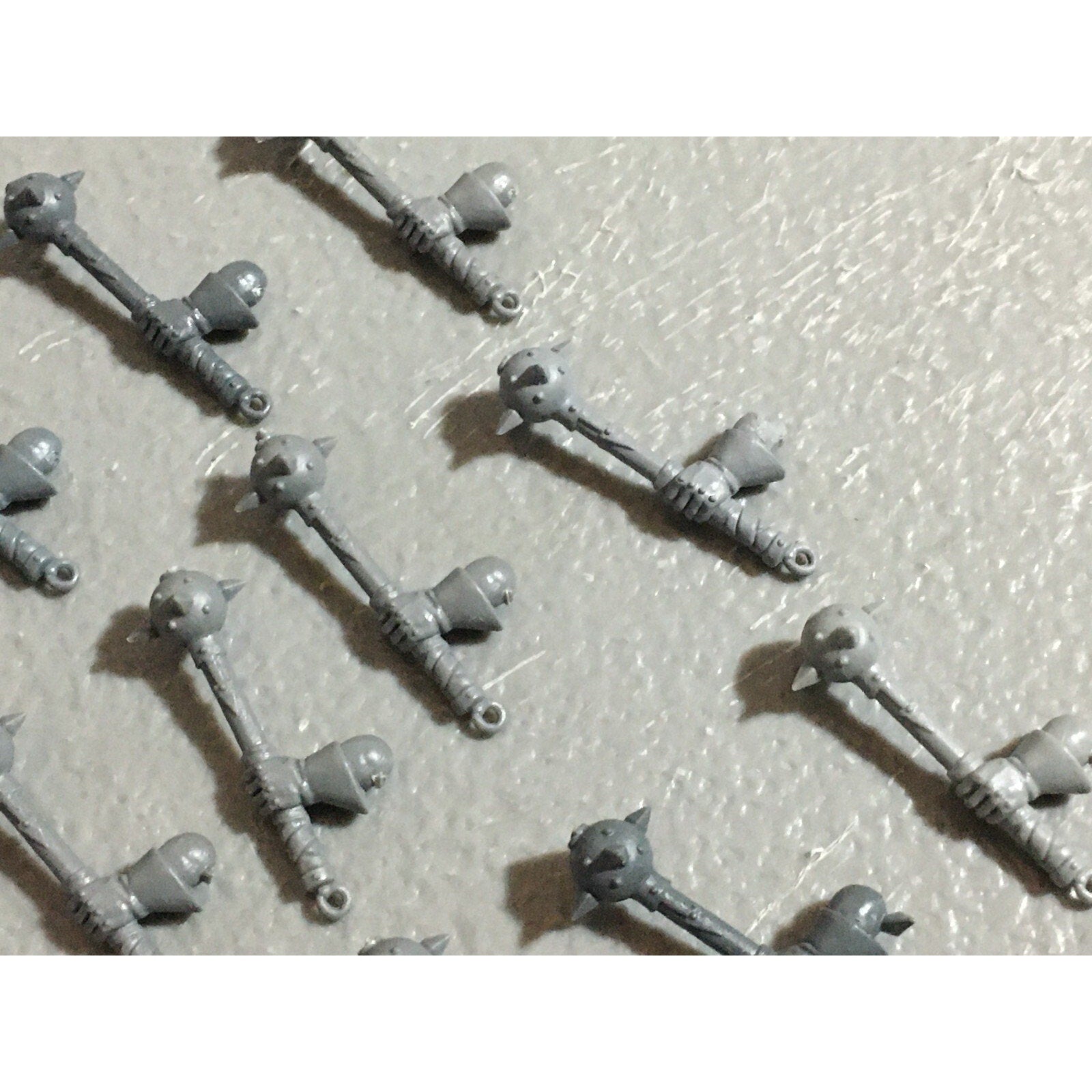 A22217 WARHAMMER FANTASY CHAOS MORTALS BITS LOT MACE HANDS GAMES WORKSHOP
