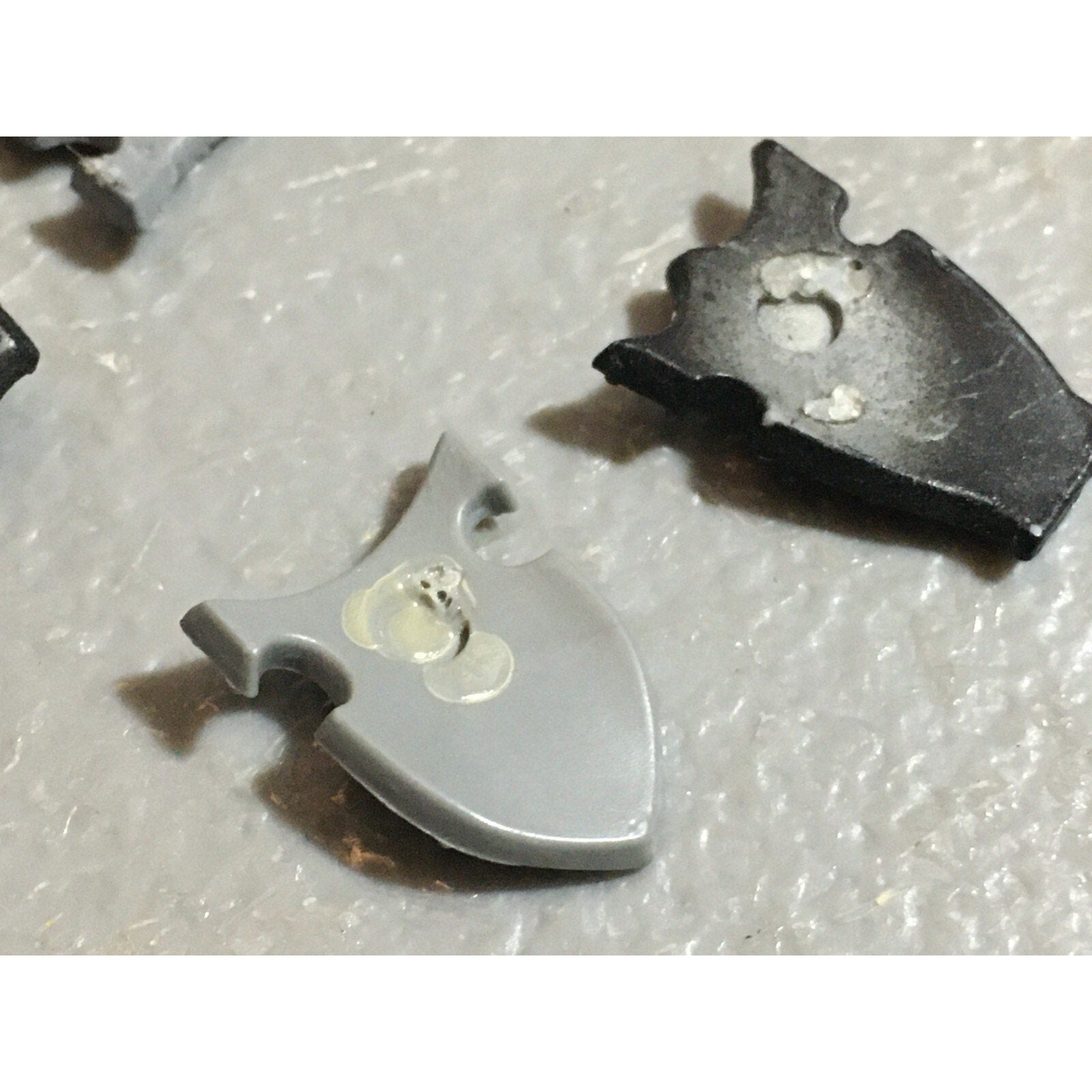 A22245 WARHAMMER FANTASY CHAOS MORTALS BITS LOT WARRIORS KNIGHTS SHIELDS GW OOP