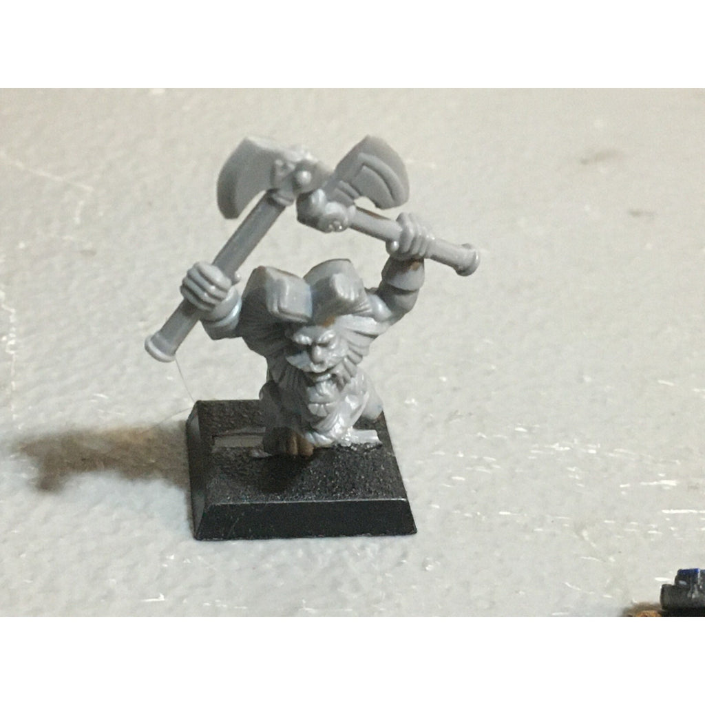 A21061 WARHAMMER FANTASY DWARFS SKULL SLAYER + SKAVEN ARMS SHIELDS BITS LOT GW