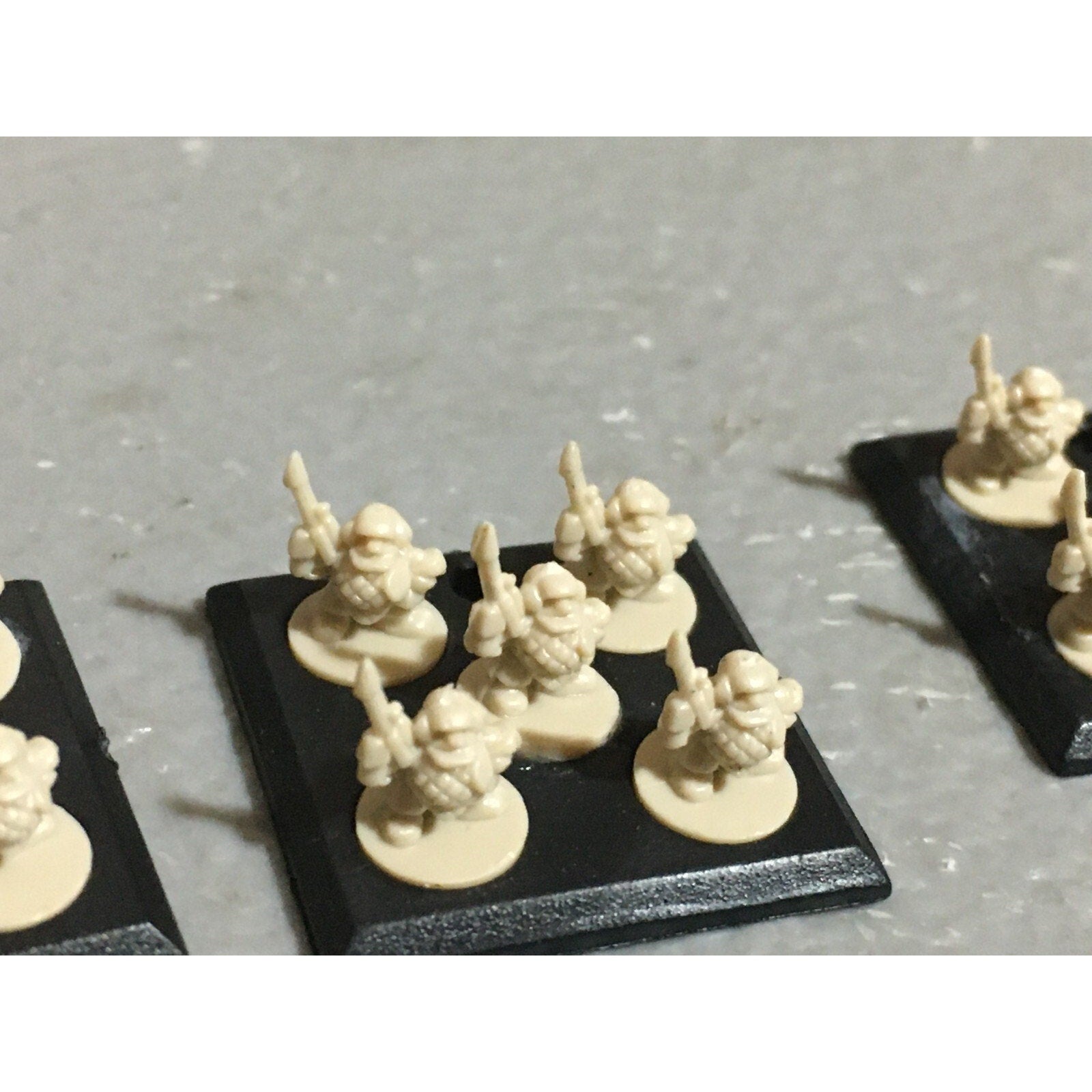 A16265 EPIC WARHAMMER 40K SPACE MARINES SQUATS WARRIORS 4 STANDS GW